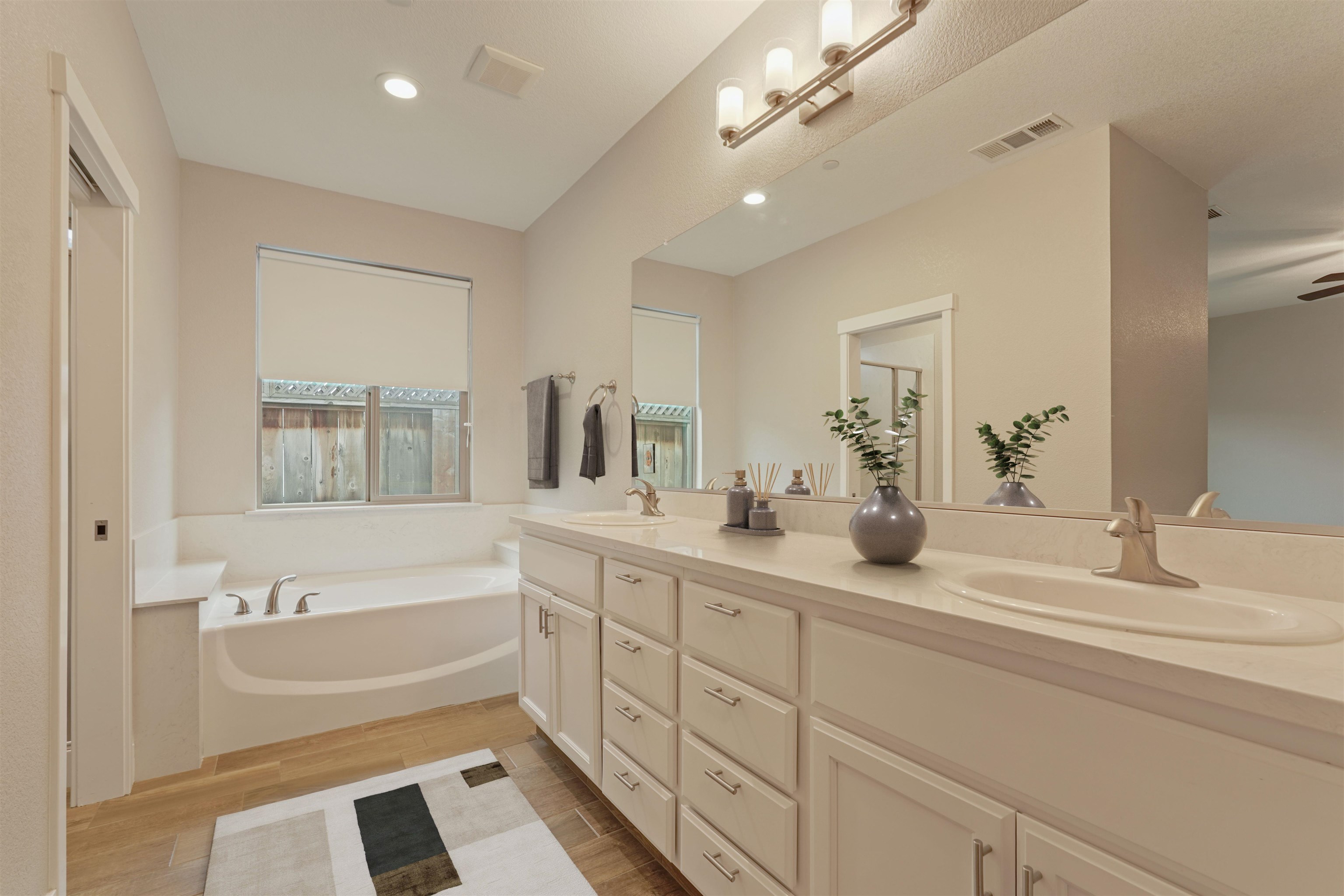 Detail Gallery Image 8 of 39 For 563 Bascule Dr, Oakdale,  CA 95361 - 4 Beds | 3 Baths