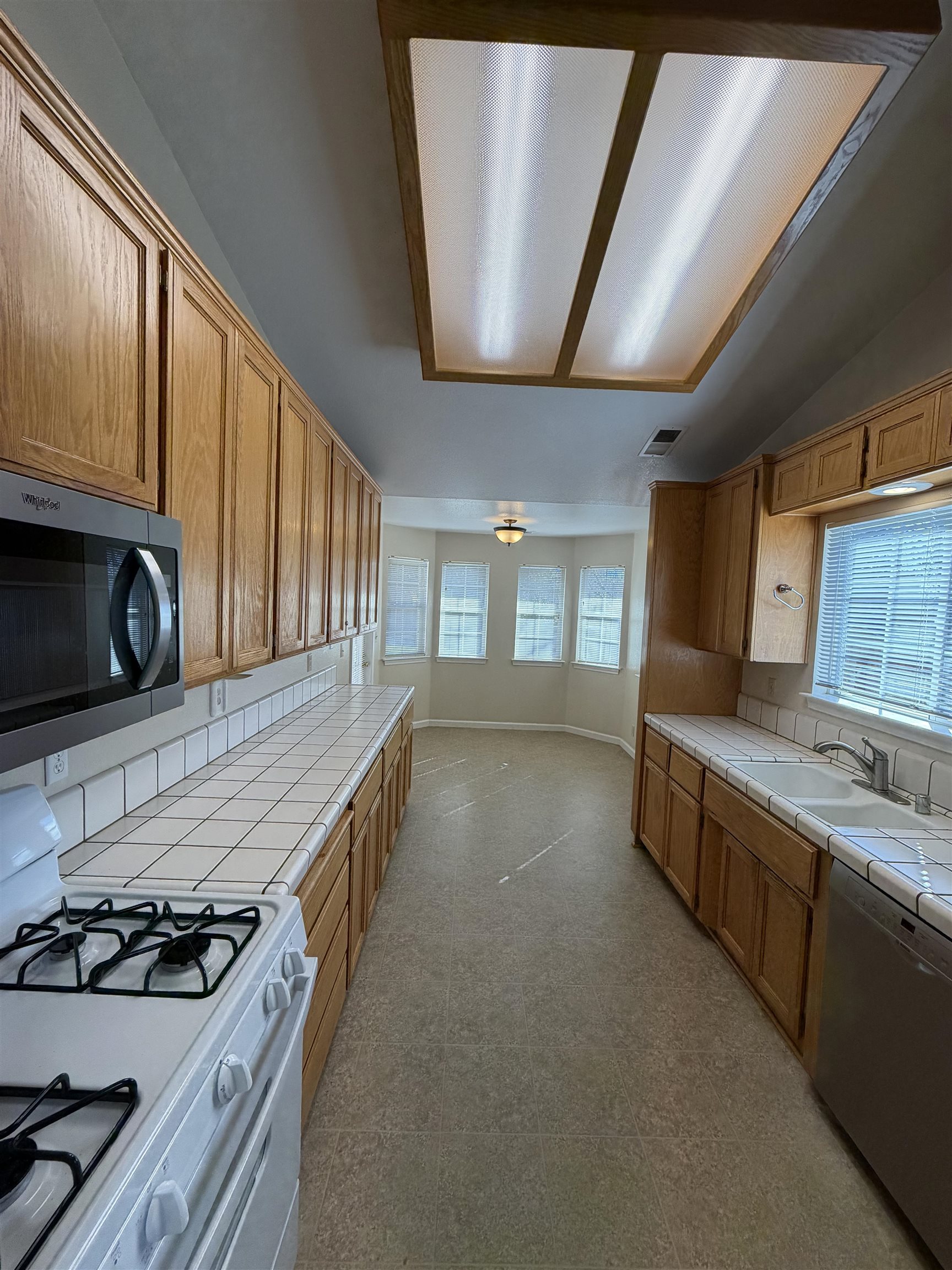 Detail Gallery Image 11 of 44 For 451 Palisades Dr, Chico,  CA 95928 - 4 Beds | 2 Baths