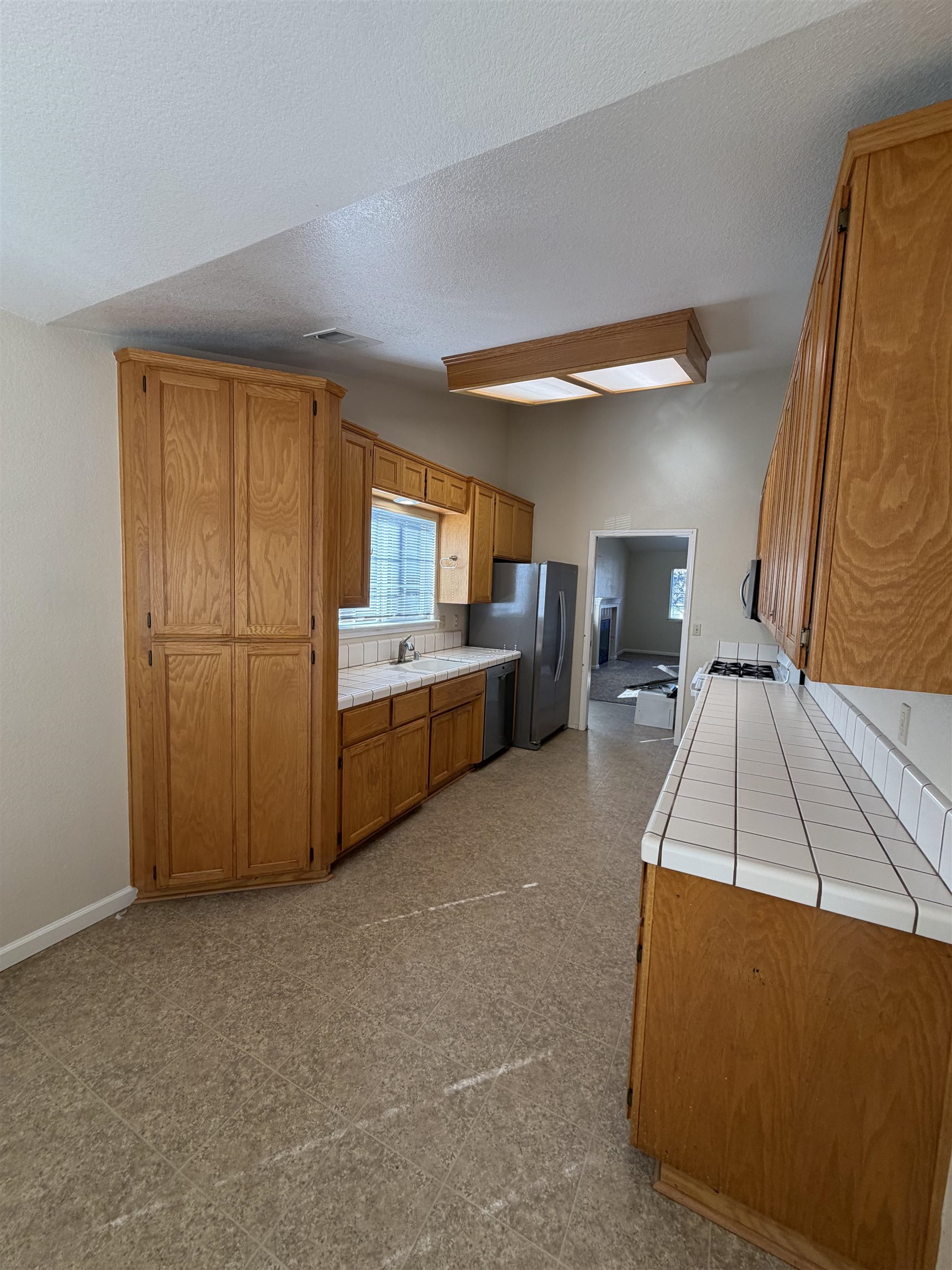 Detail Gallery Image 15 of 44 For 451 Palisades Dr, Chico,  CA 95928 - 4 Beds | 2 Baths