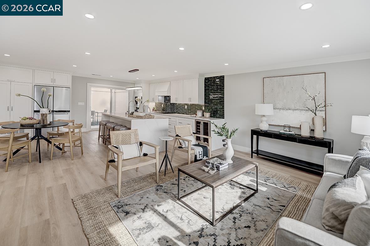 Photo #6: 41122697 Listing: Photo #6