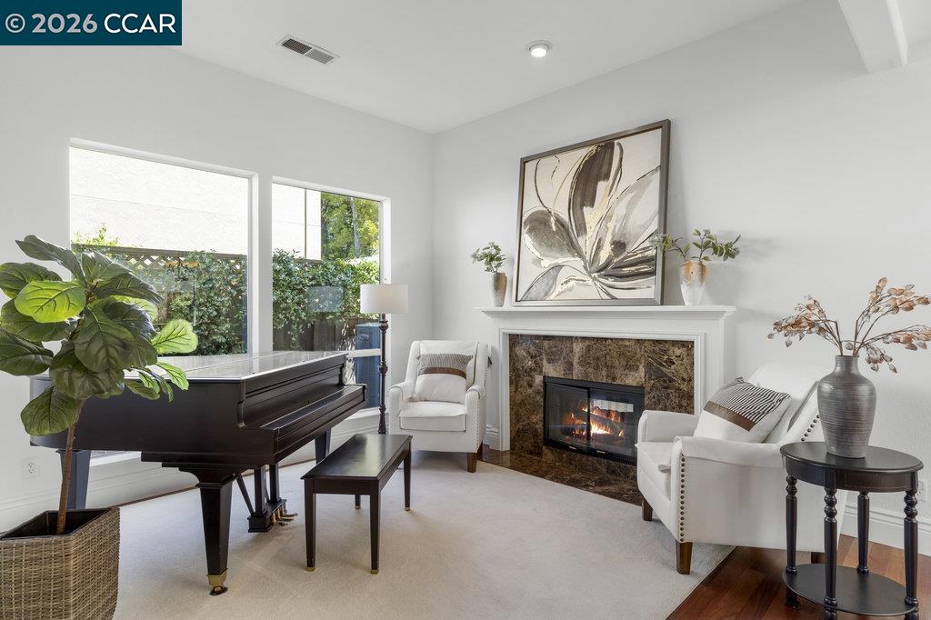 Detail Gallery Image 3 of 34 For 1086 Vista Pointe Cir, San Ramon,  CA 94582 - 4 Beds | 3 Baths