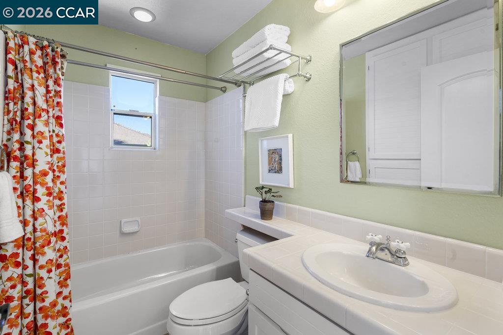 Detail Gallery Image 20 of 34 For 1086 Vista Pointe Cir, San Ramon,  CA 94582 - 4 Beds | 3 Baths