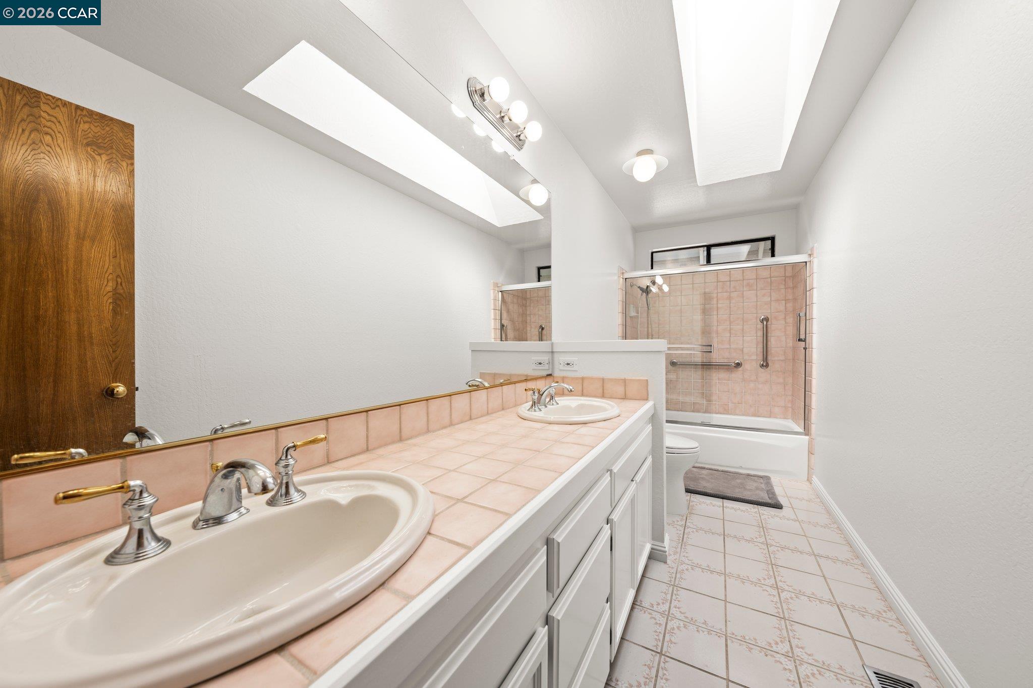 Detail Gallery Image 14 of 28 For 20 Elton Court, Pleasant Hill,  CA 94523 - 4 Beds | 2/1 Baths