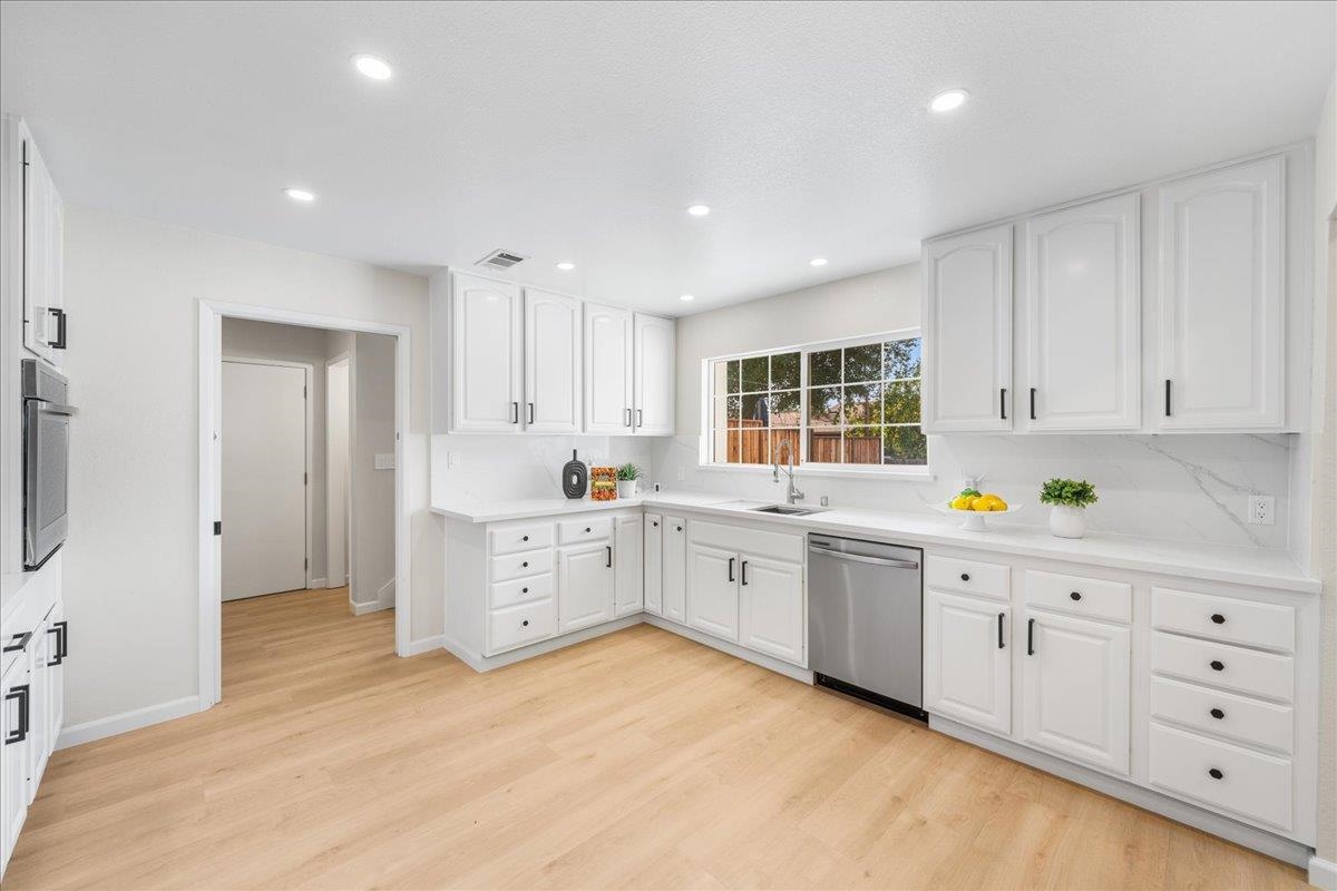 Detail Gallery Image 14 of 50 For 42077 Miranda St, Fremont,  CA 94539 - 5 Beds | 3 Baths