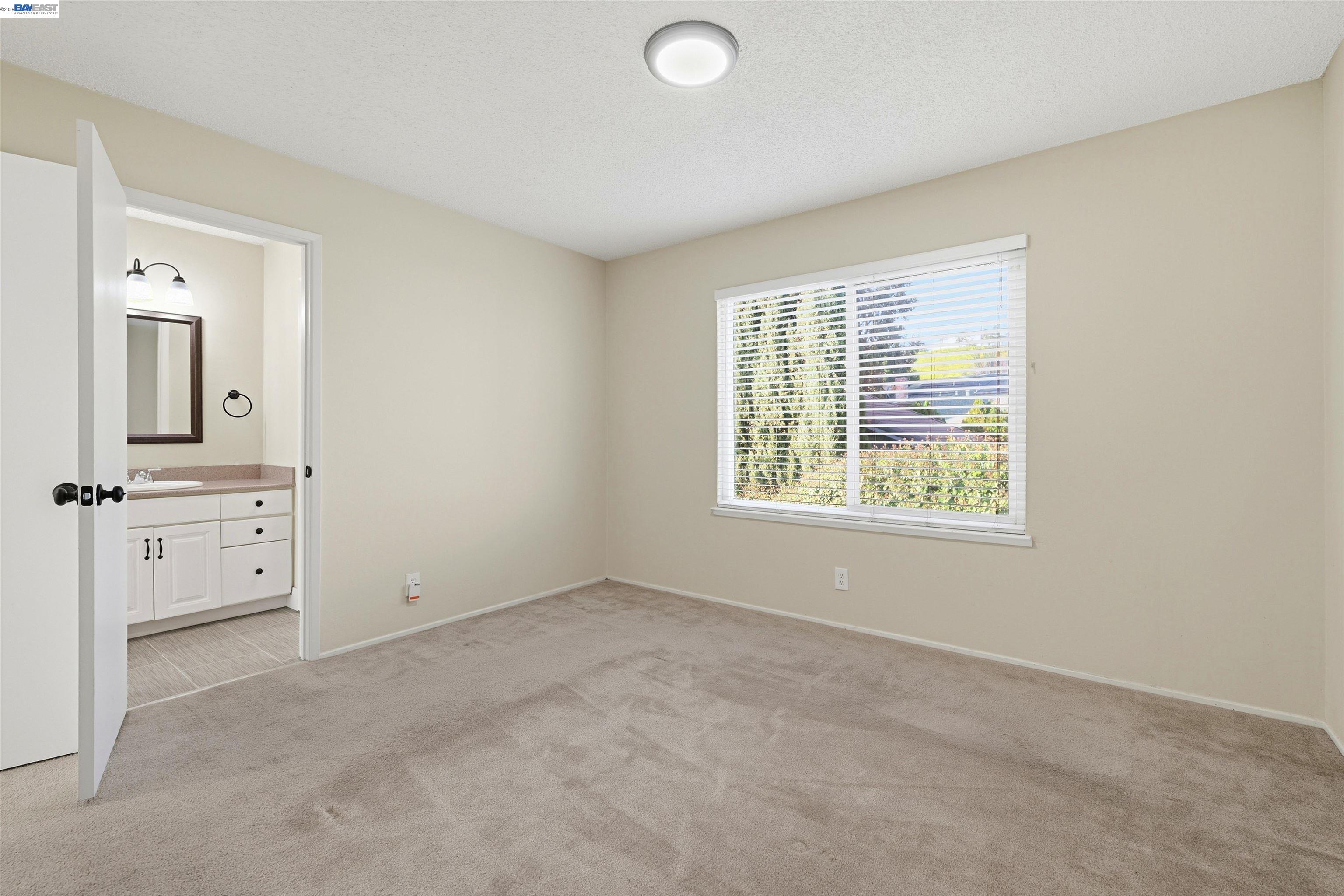 Photo #11: 41122702 Listing: Photo #11