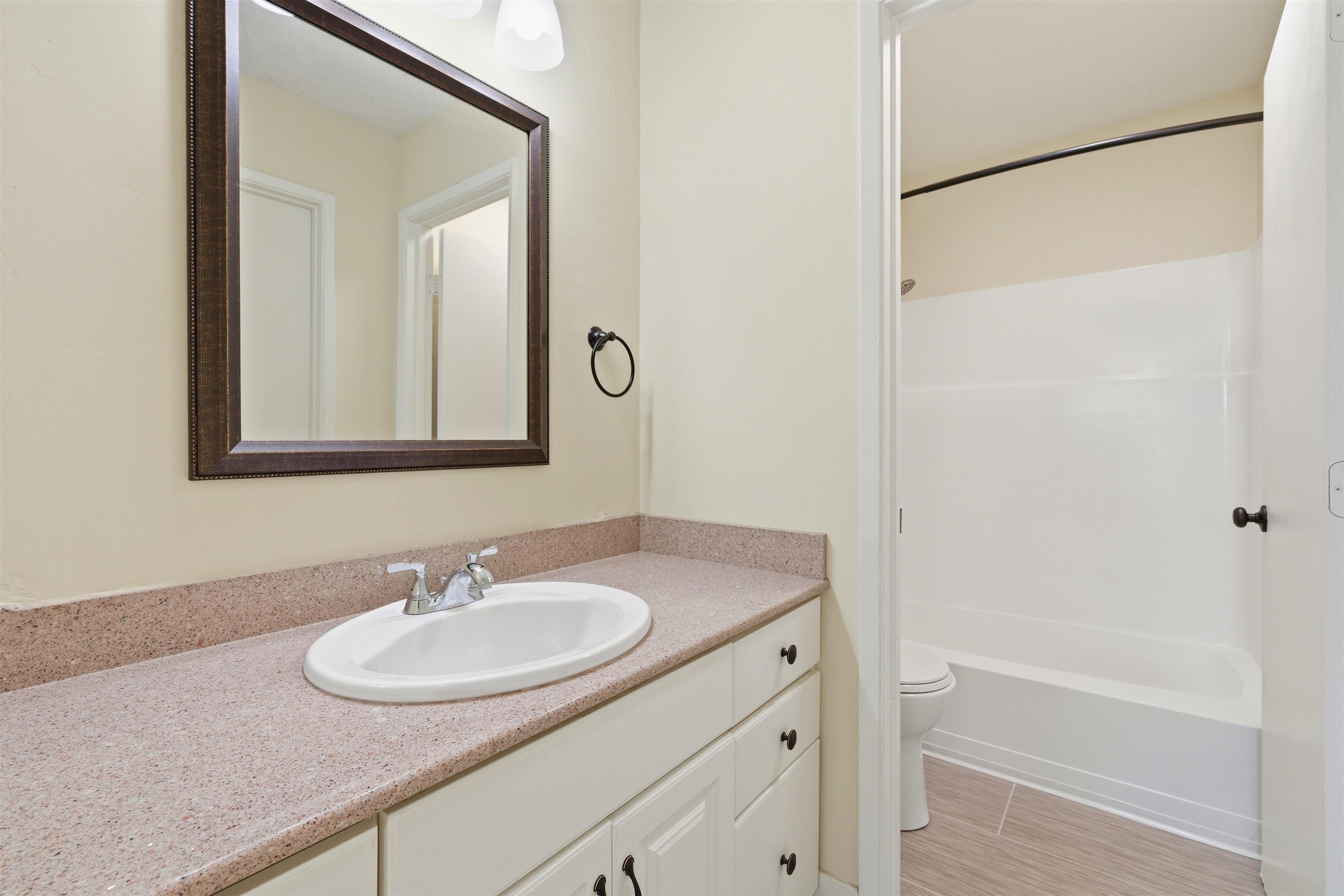 Photo #13: 41122702 Listing: Photo #13