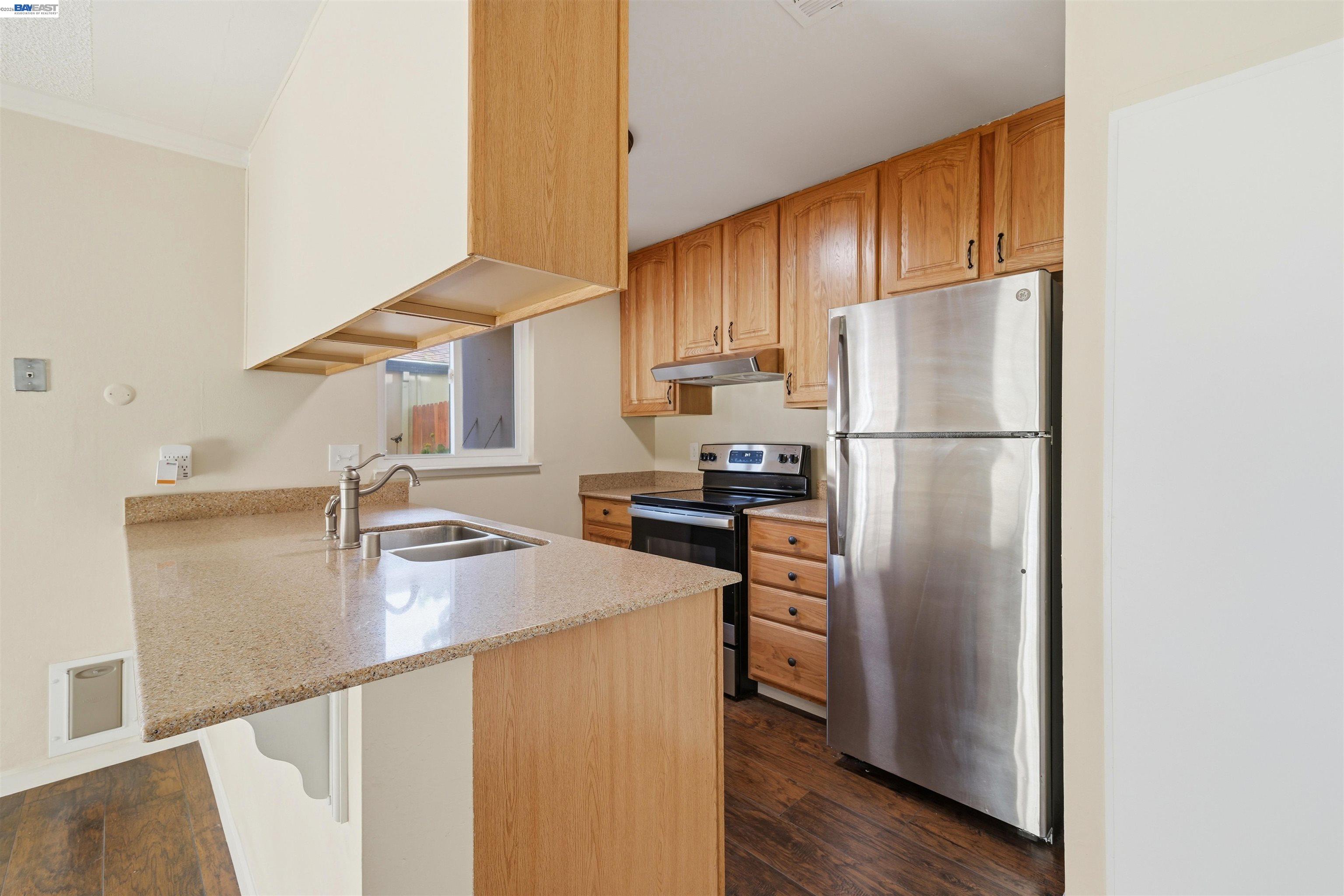 Photo #6: 41122702 Listing: Photo #6