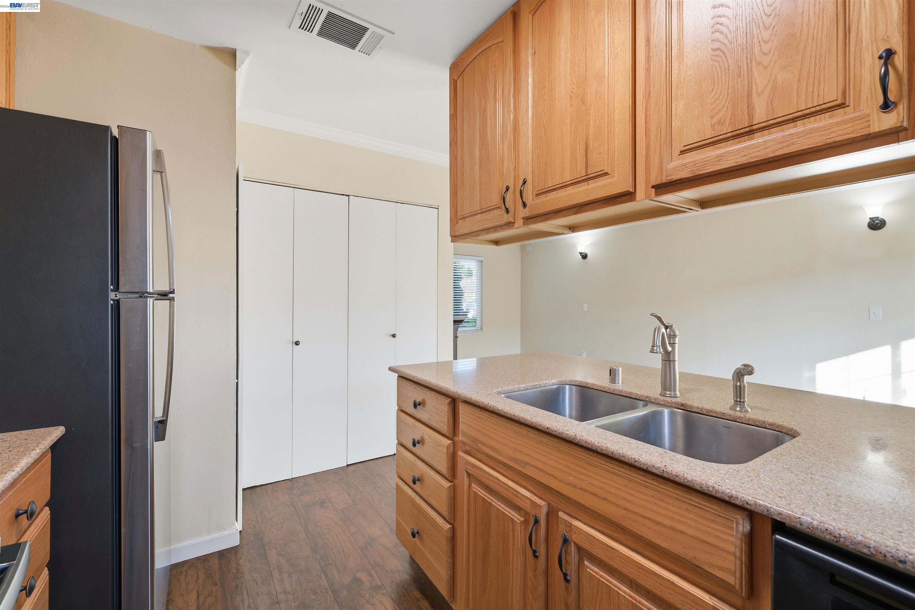 Photo #8: 41122702 Listing: Photo #8