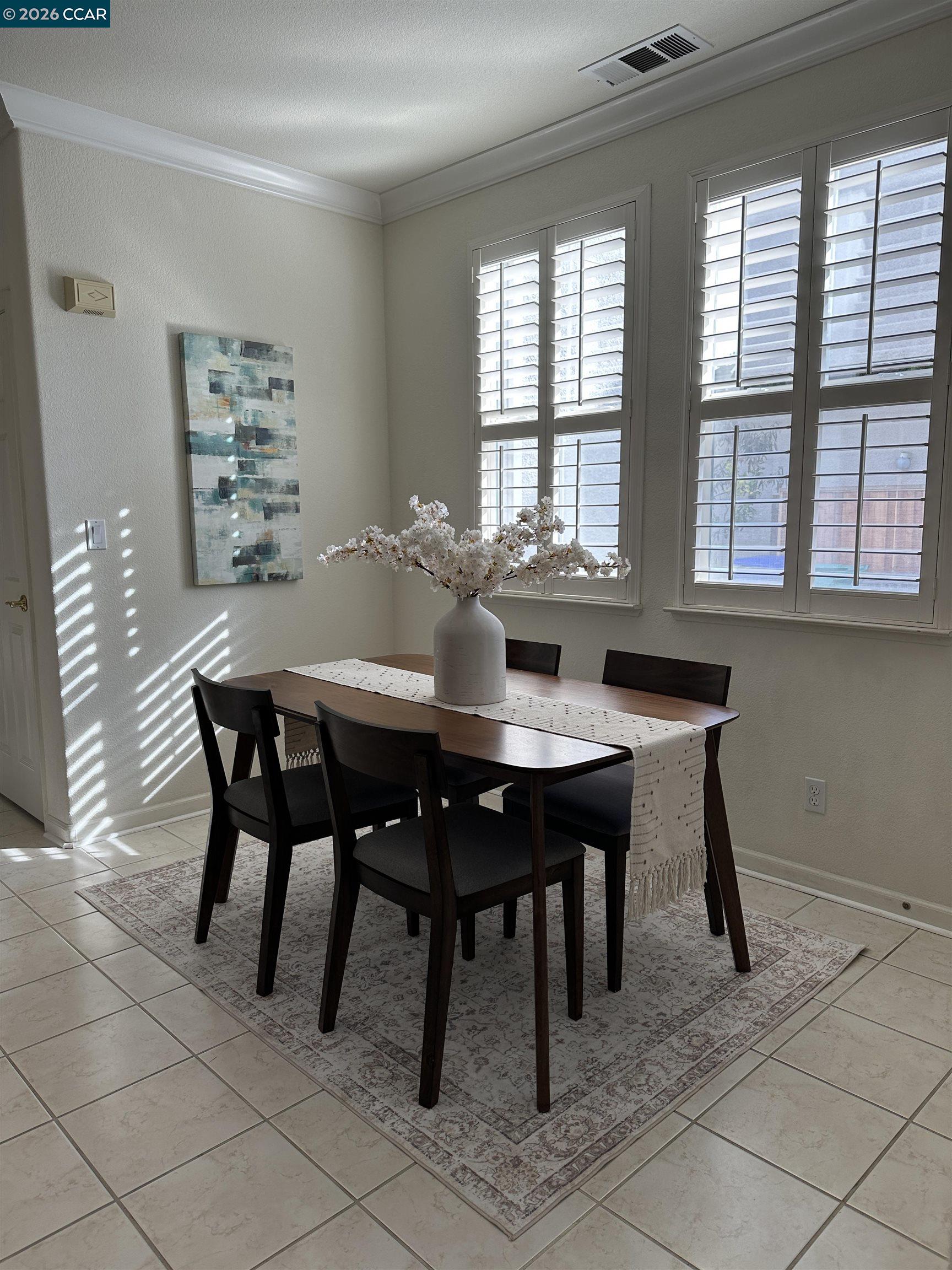 Detail Gallery Image 11 of 29 For 518 Silver Maple Dr, Hercules,  CA 94564-0000 - 4 Beds | 4/1 Baths