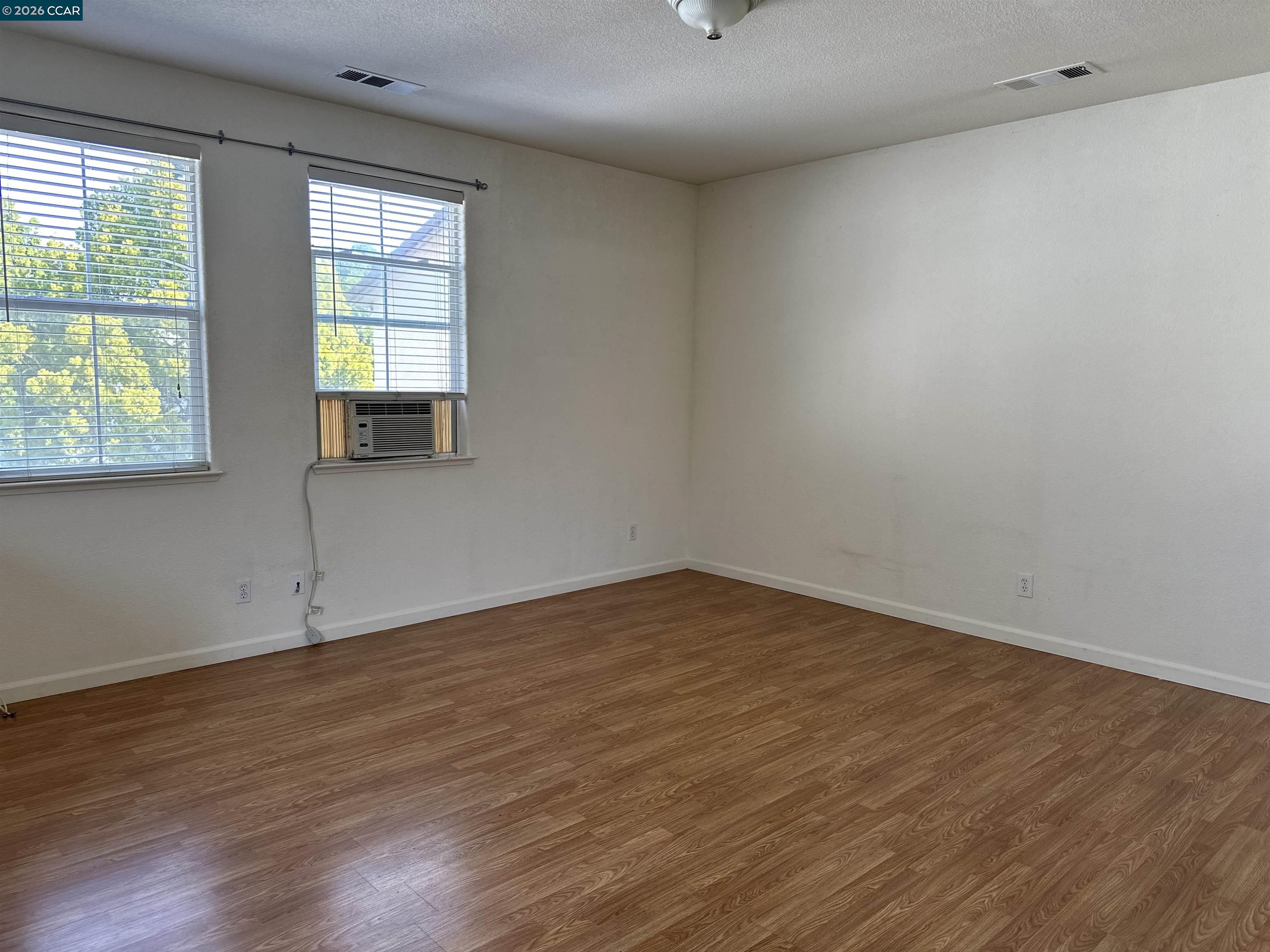 Detail Gallery Image 26 of 29 For 518 Silver Maple Dr, Hercules,  CA 94564-0000 - 4 Beds | 4/1 Baths