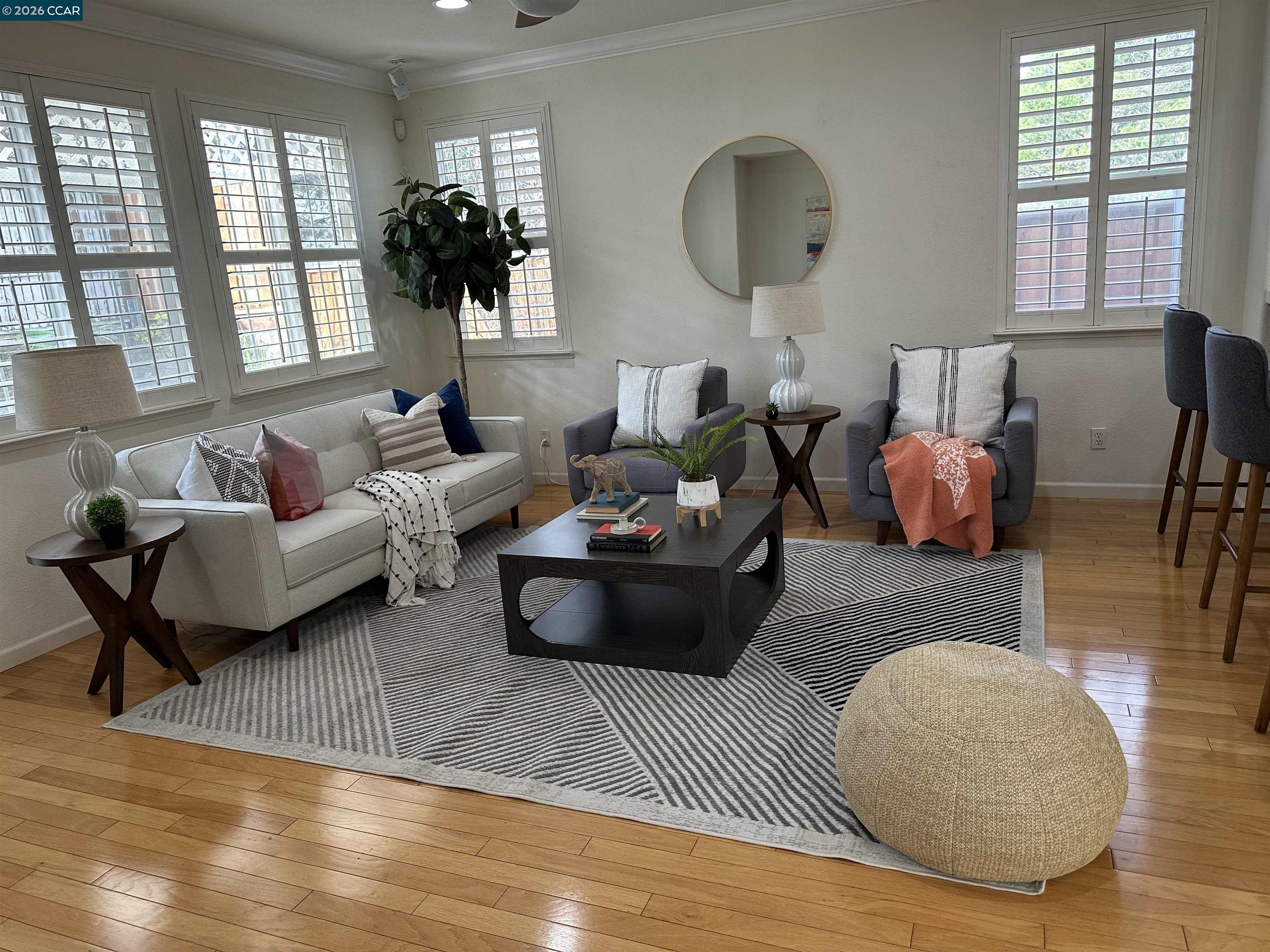 Detail Gallery Image 6 of 29 For 518 Silver Maple Dr, Hercules,  CA 94564-0000 - 4 Beds | 4/1 Baths