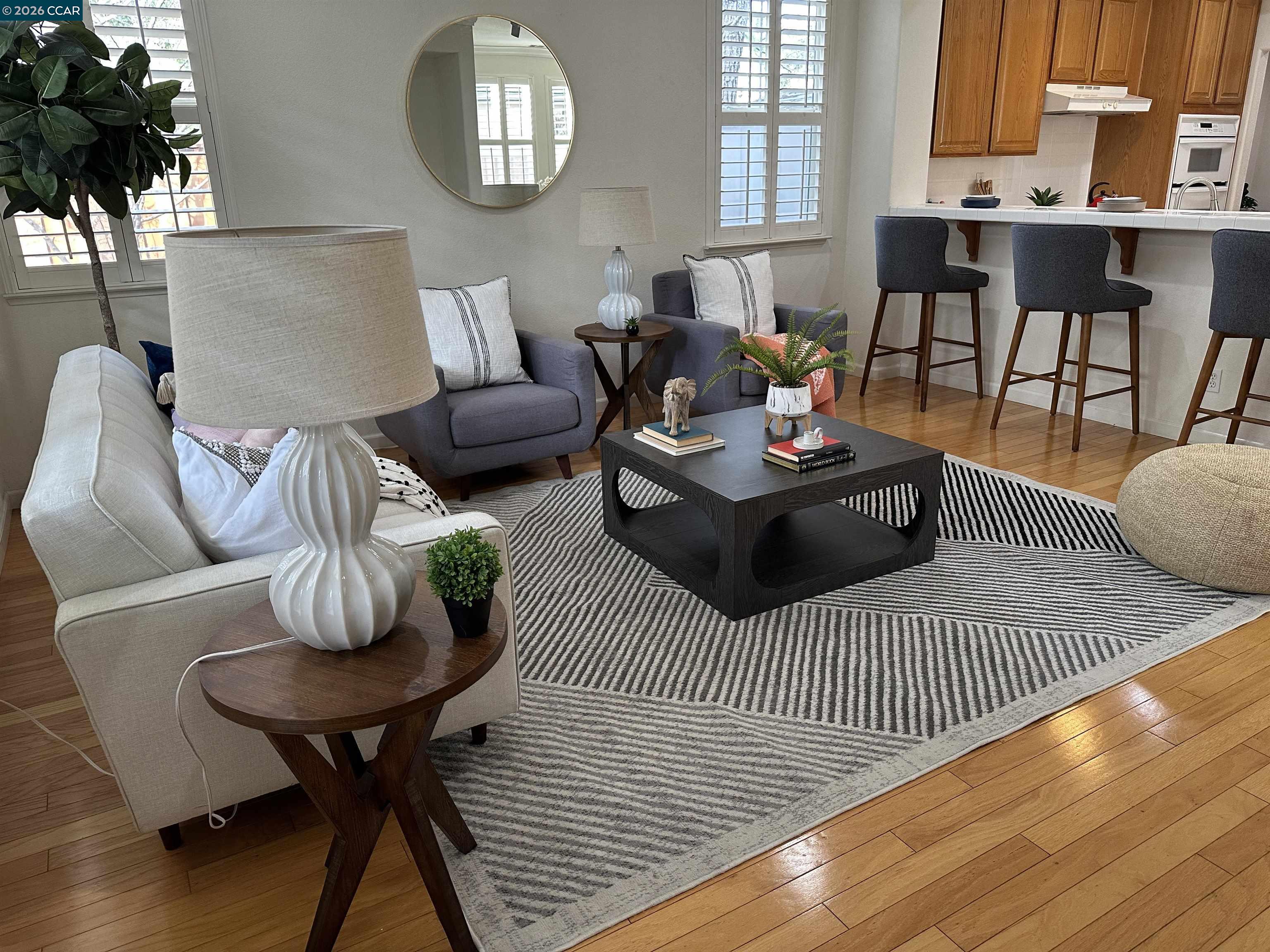 Detail Gallery Image 8 of 29 For 518 Silver Maple Dr, Hercules,  CA 94564-0000 - 4 Beds | 4/1 Baths