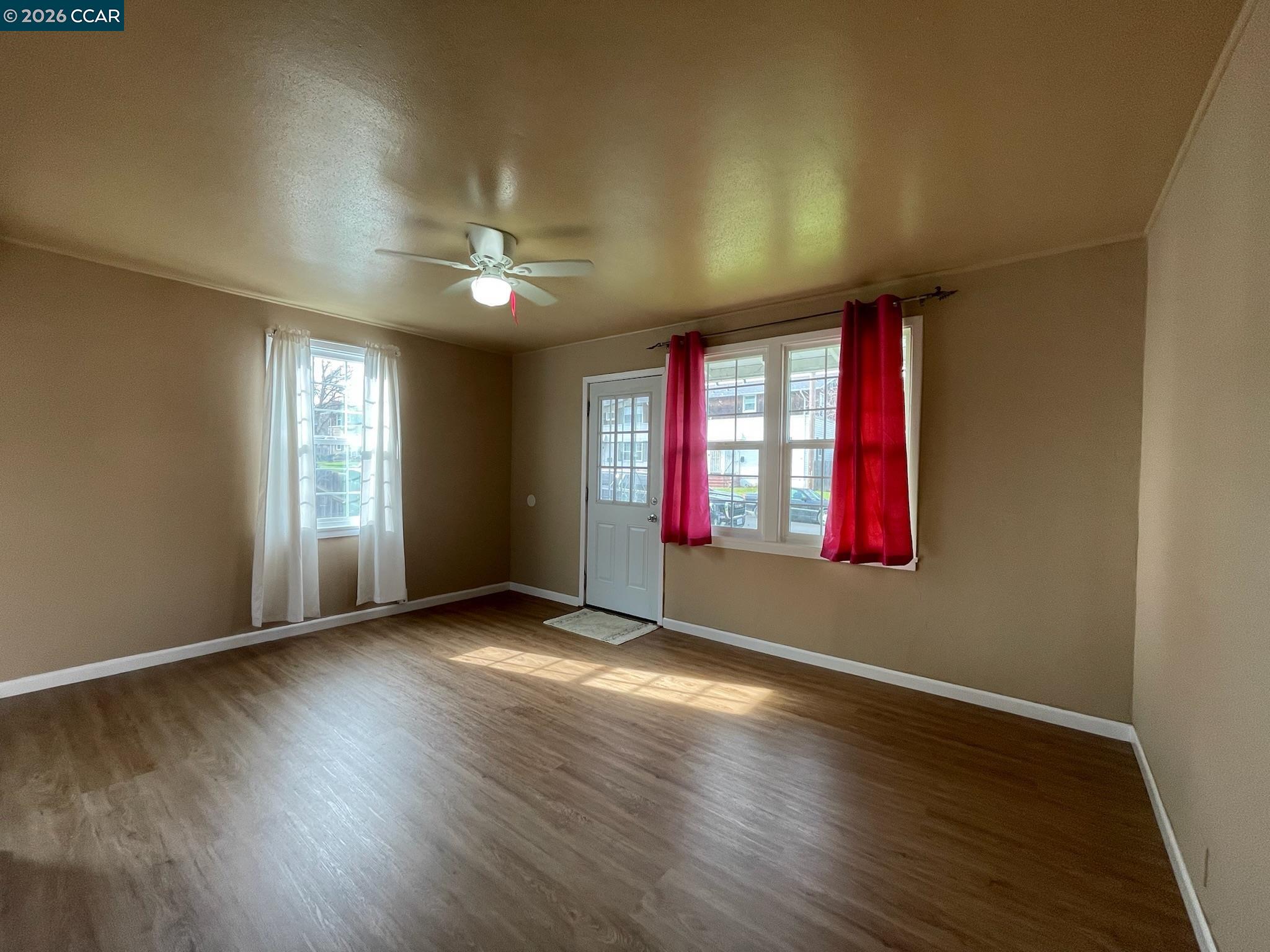 Detail Gallery Image 3 of 40 For 25 Baldwin St, Vallejo,  CA 94590 - 2 Beds | 1 Baths