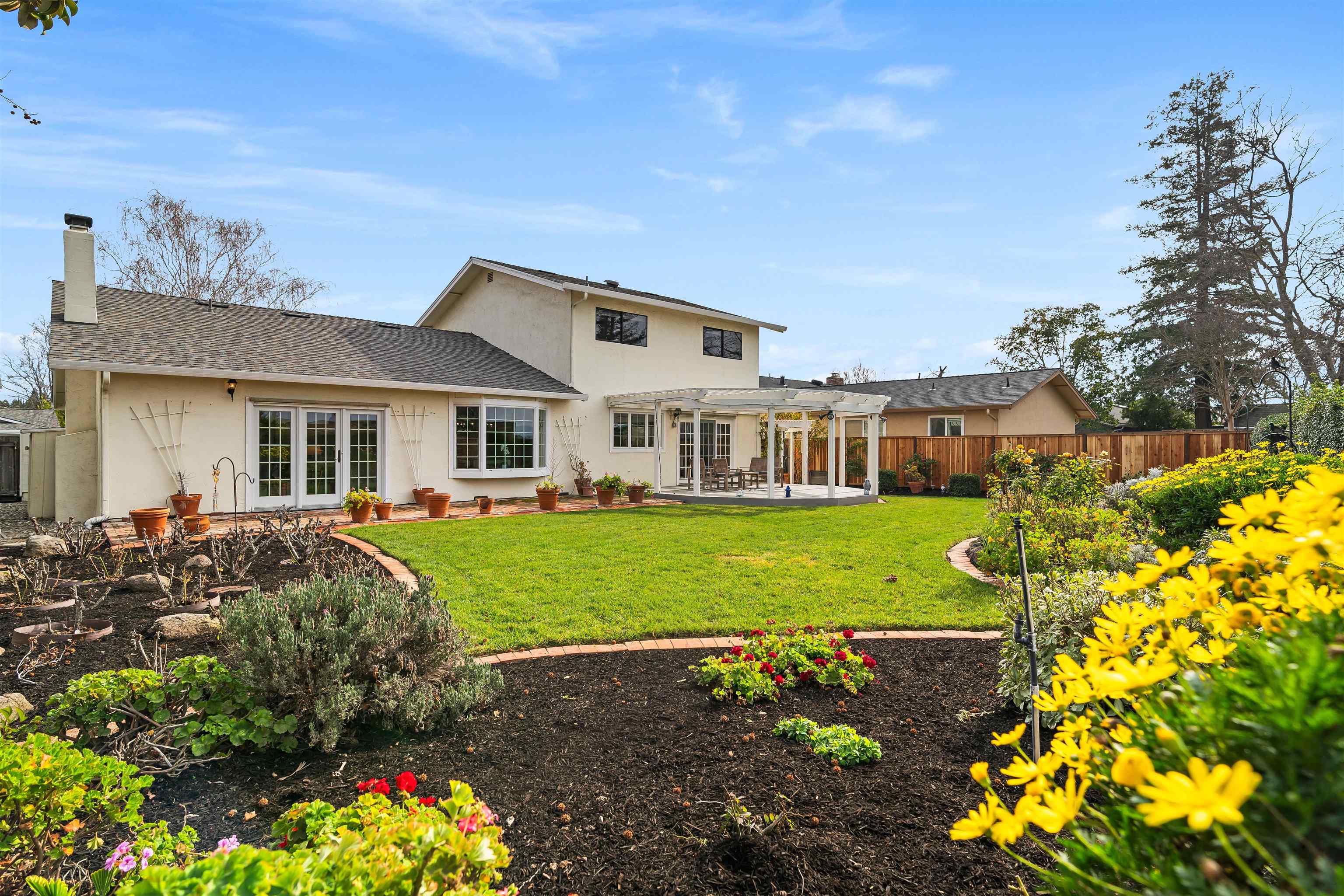 Detail Gallery Image 11 of 60 For 2059 Westbrook Ln, Livermore,  CA 94550 - 4 Beds | 2/1 Baths