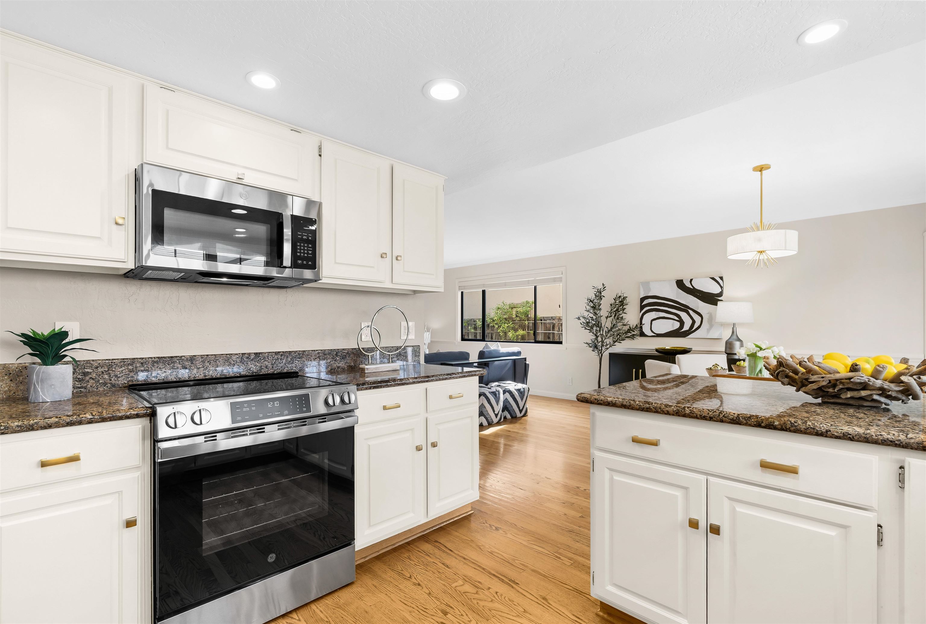 Detail Gallery Image 33 of 60 For 2059 Westbrook Ln, Livermore,  CA 94550 - 4 Beds | 2/1 Baths