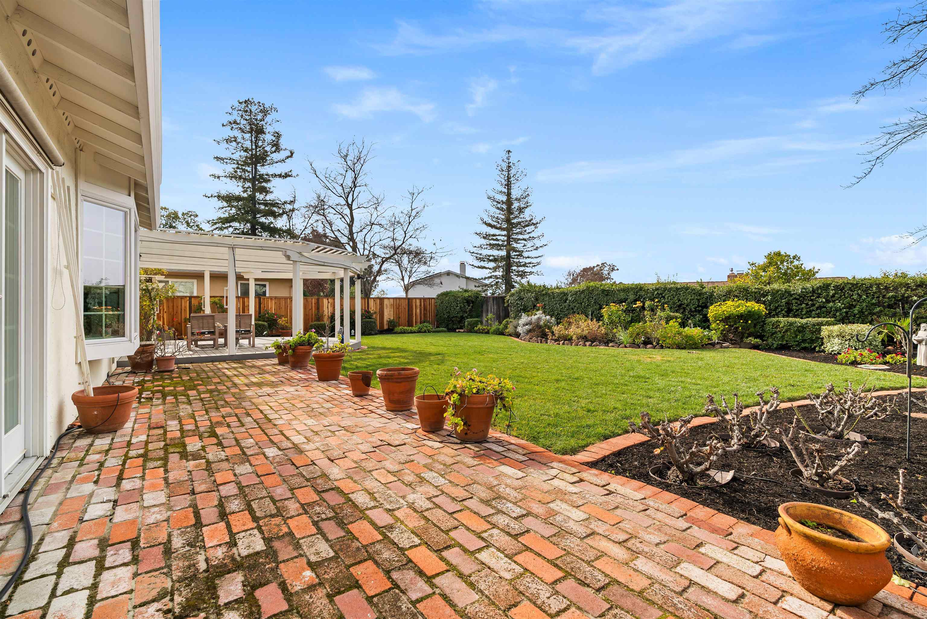 Detail Gallery Image 8 of 60 For 2059 Westbrook Ln, Livermore,  CA 94550 - 4 Beds | 2/1 Baths