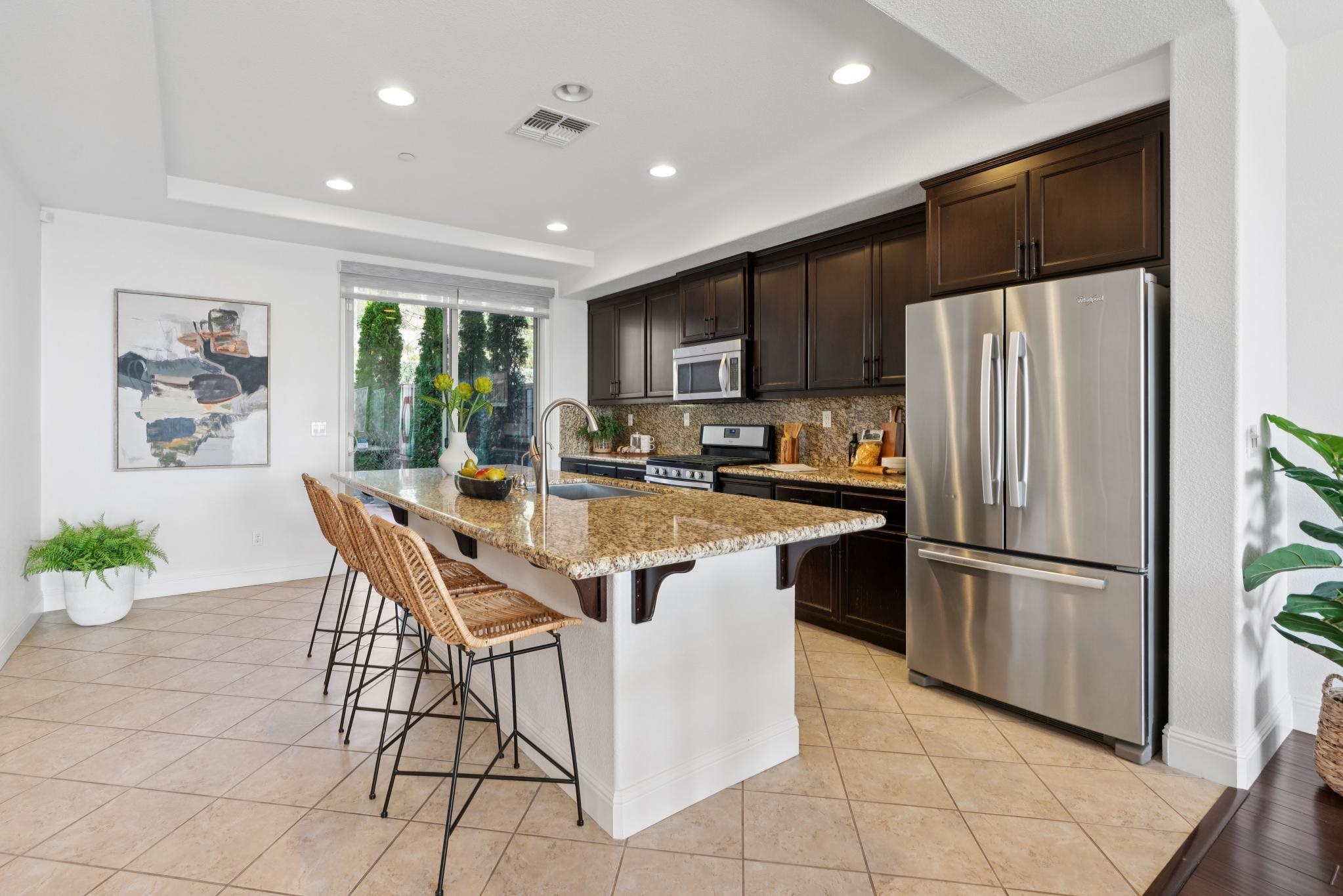 Detail Gallery Image 14 of 50 For 6466 Bayview Dr, Oakland,  CA 94605 - 4 Beds | 3 Baths