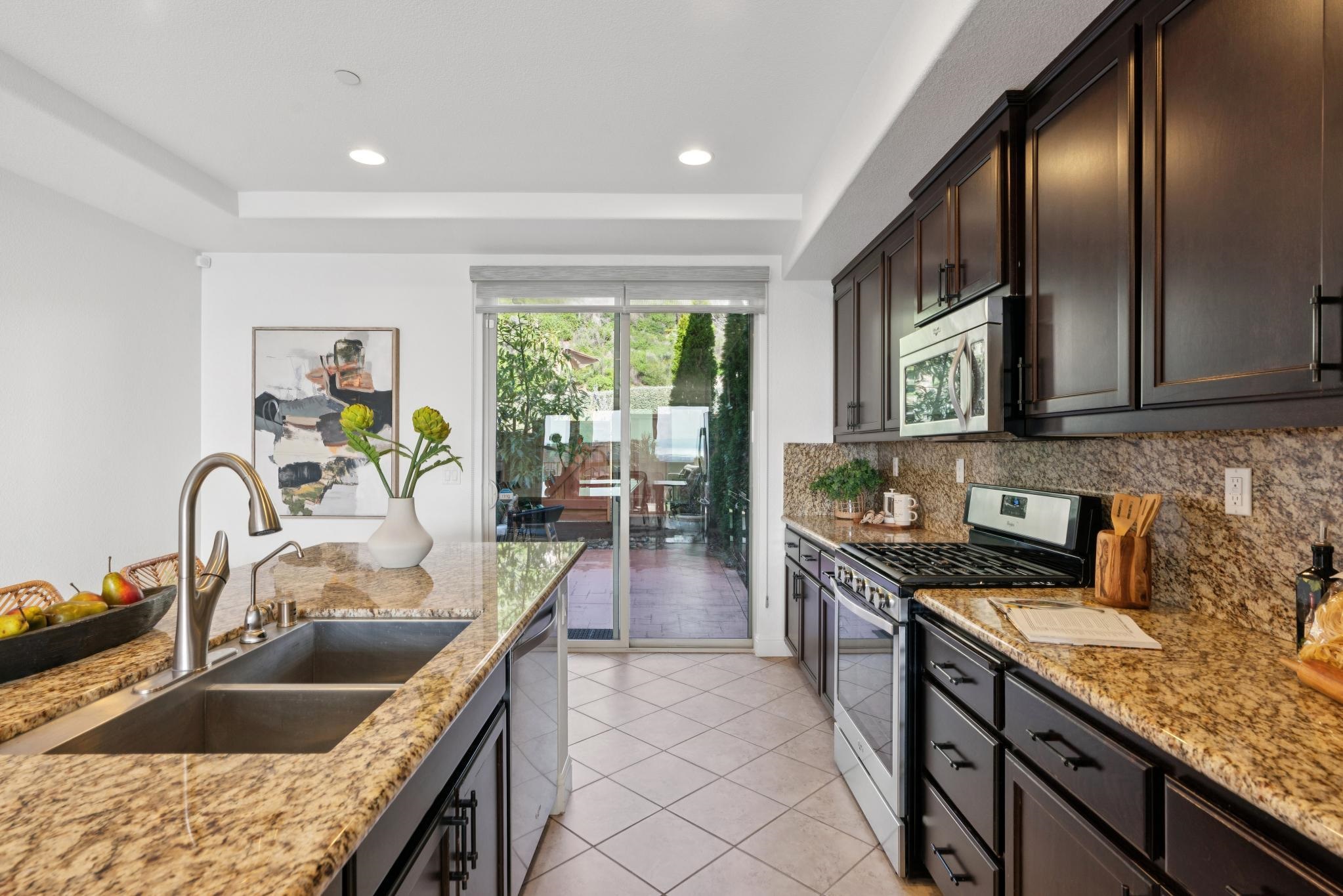 Detail Gallery Image 17 of 50 For 6466 Bayview Dr, Oakland,  CA 94605 - 4 Beds | 3 Baths