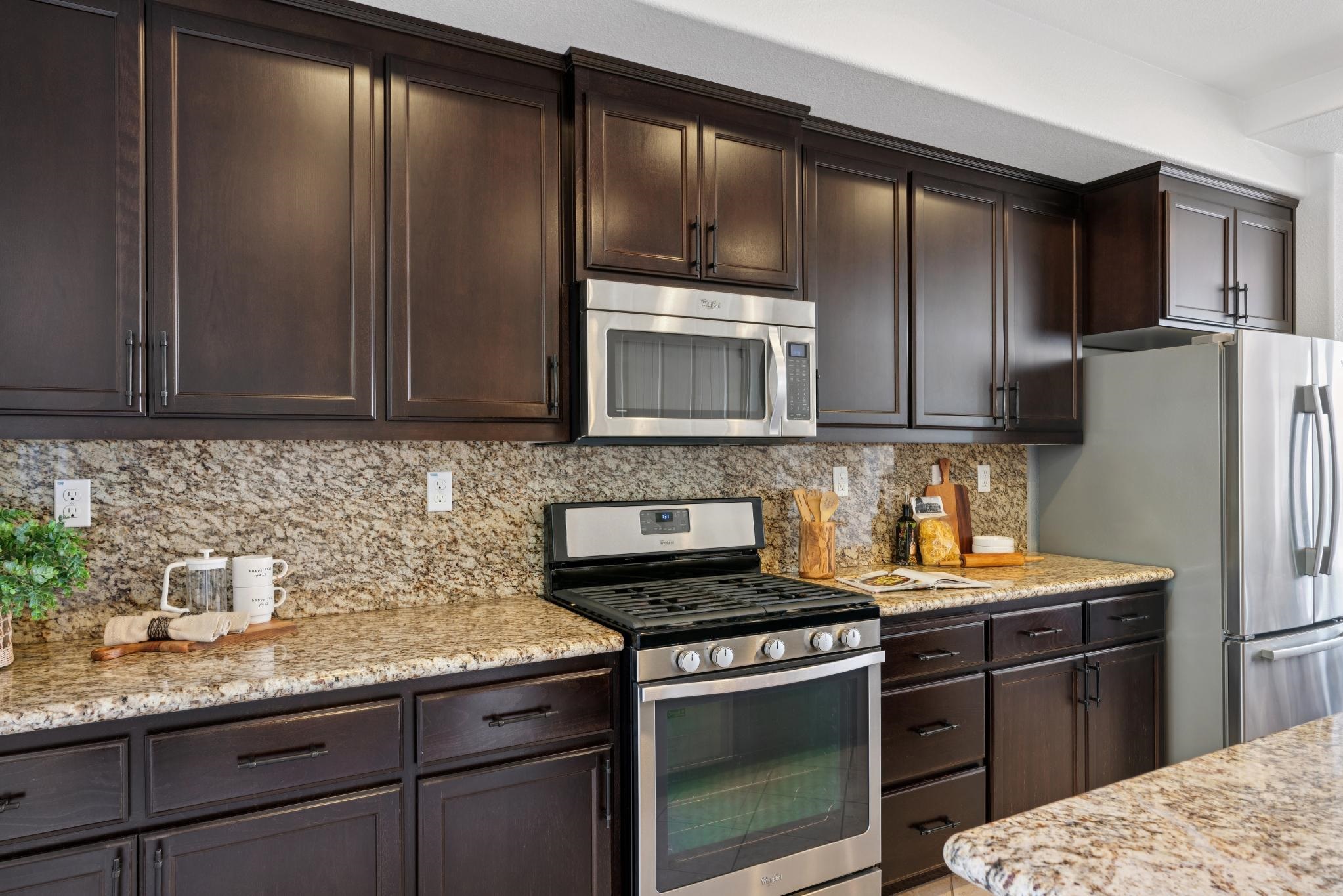 Detail Gallery Image 18 of 50 For 6466 Bayview Dr, Oakland,  CA 94605 - 4 Beds | 3 Baths