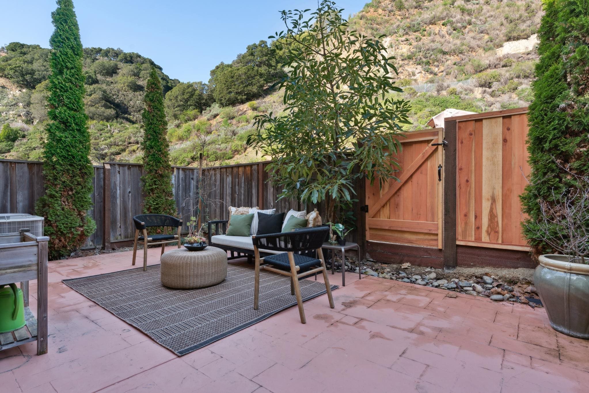 Detail Gallery Image 22 of 50 For 6466 Bayview Dr, Oakland,  CA 94605 - 4 Beds | 3 Baths