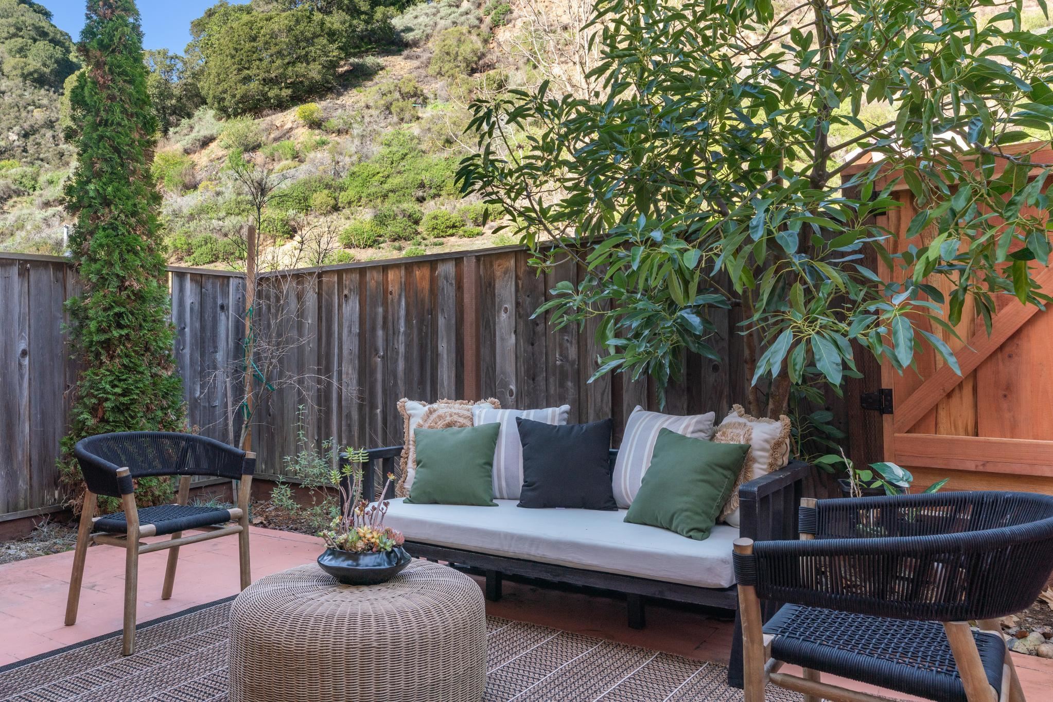 Detail Gallery Image 23 of 50 For 6466 Bayview Dr, Oakland,  CA 94605 - 4 Beds | 3 Baths