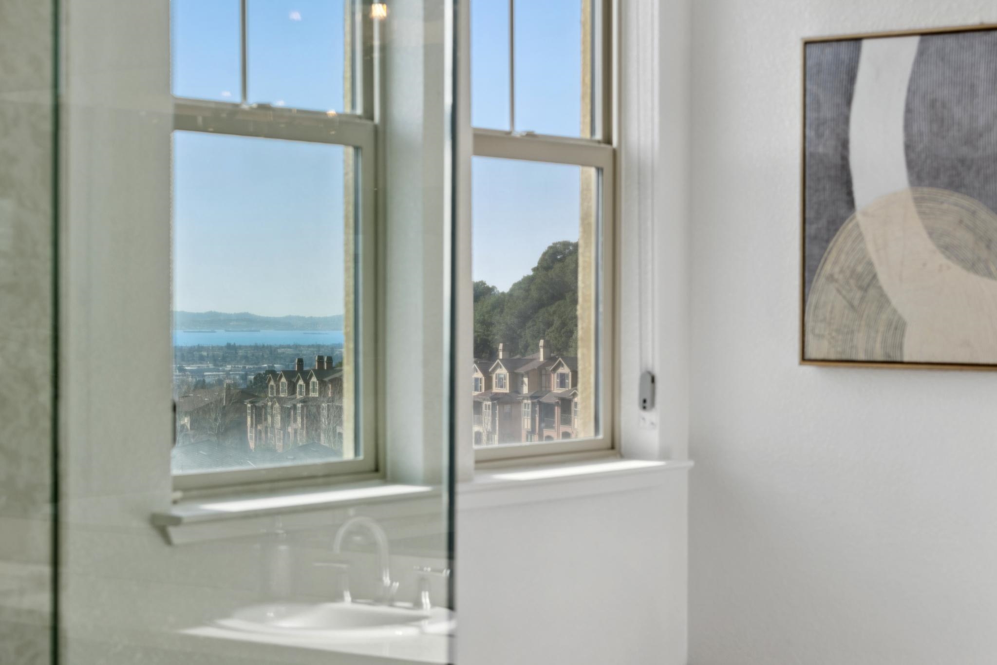 Detail Gallery Image 32 of 50 For 6466 Bayview Dr, Oakland,  CA 94605 - 4 Beds | 3 Baths