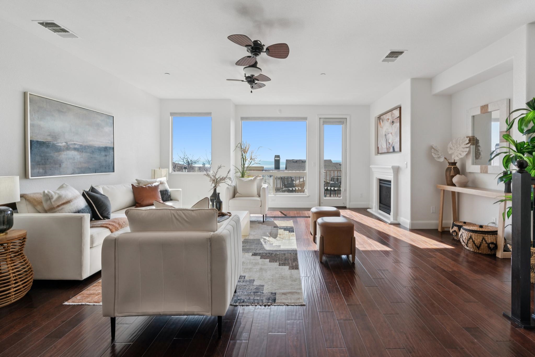 Detail Gallery Image 5 of 50 For 6466 Bayview Dr, Oakland,  CA 94605 - 4 Beds | 3 Baths