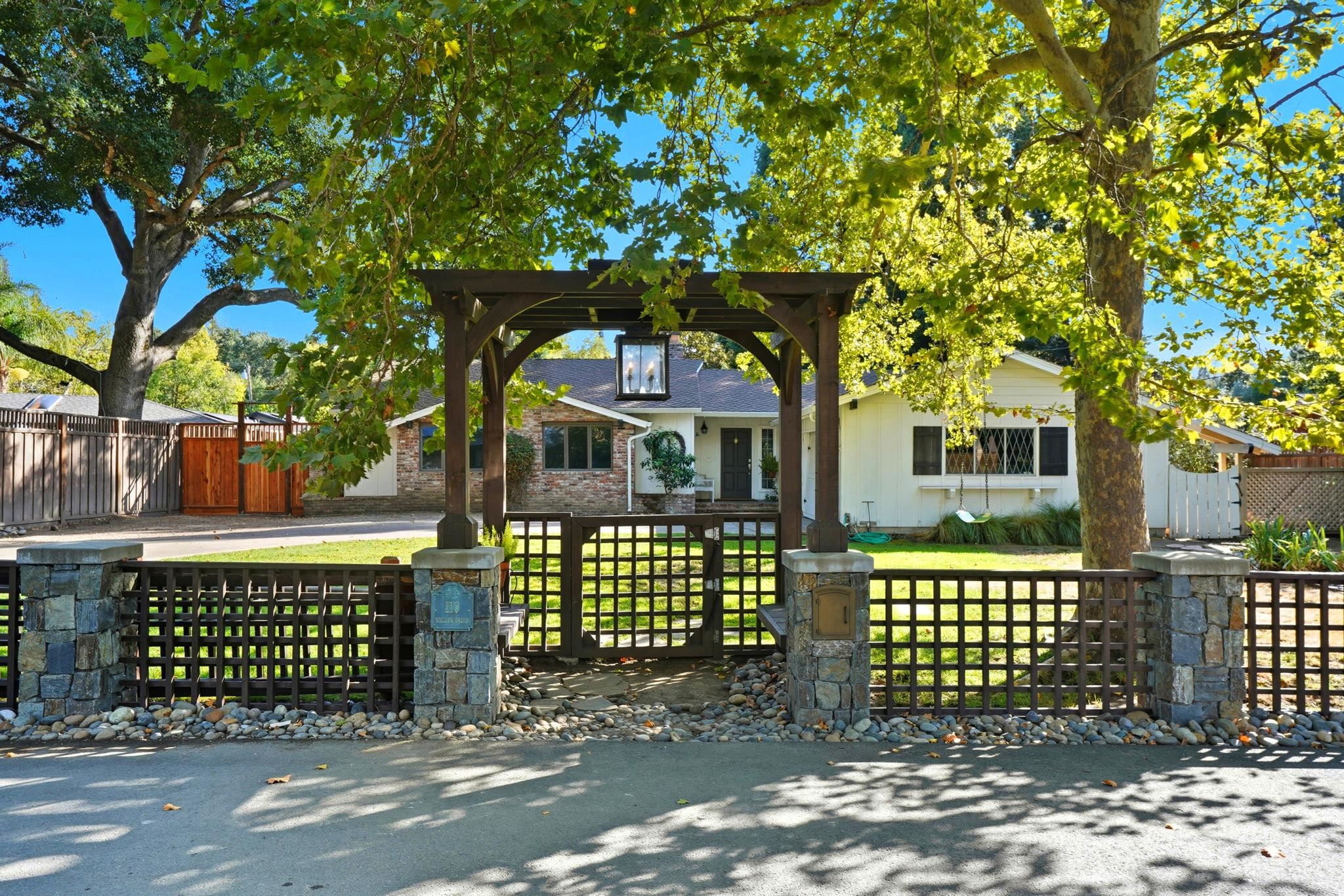 Front Image Thumbnail for BE41122722