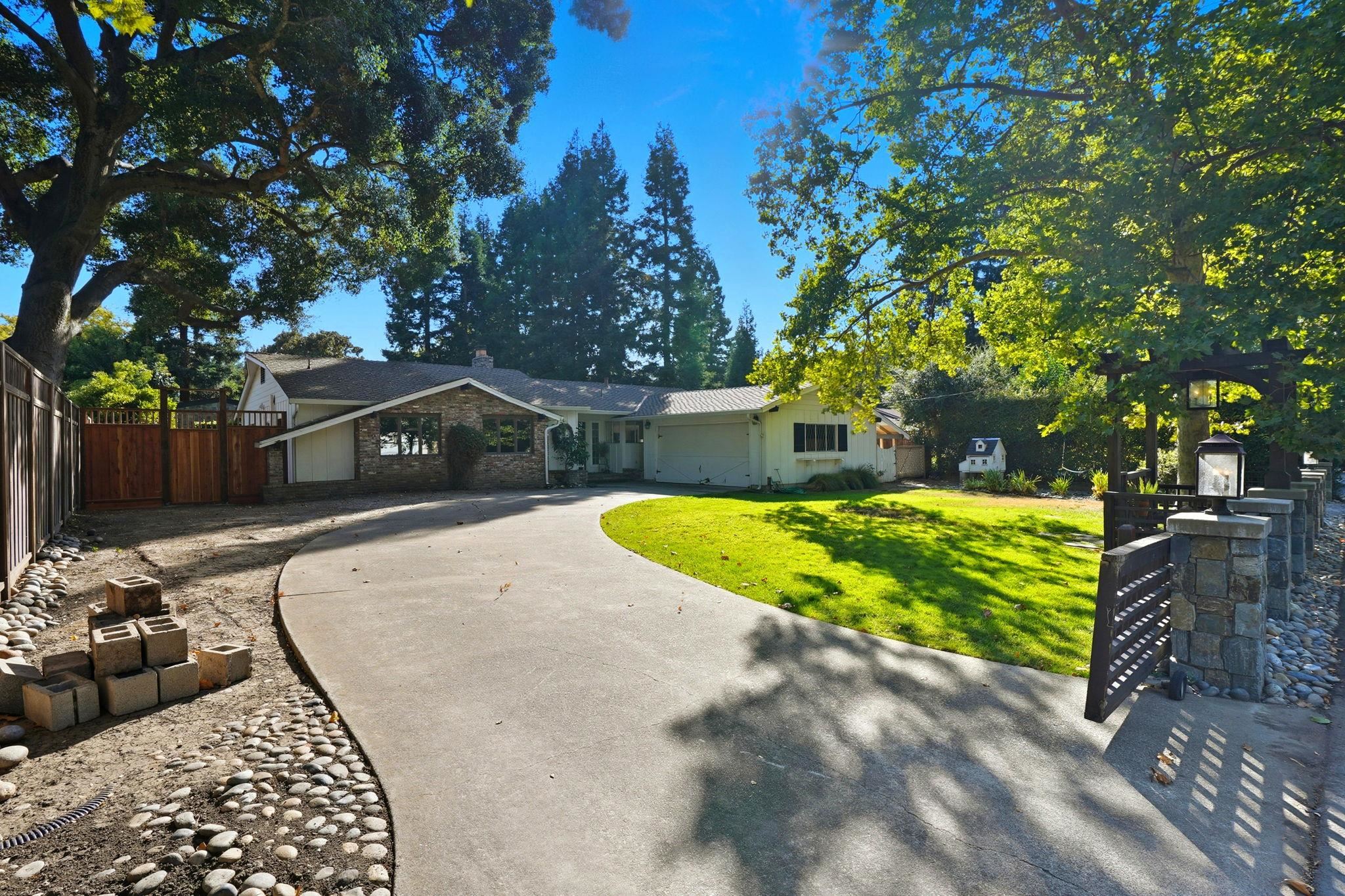 Detail Gallery Image 2 of 49 For , Danville,  CA 94526 - 4 Beds | 2/1 Baths