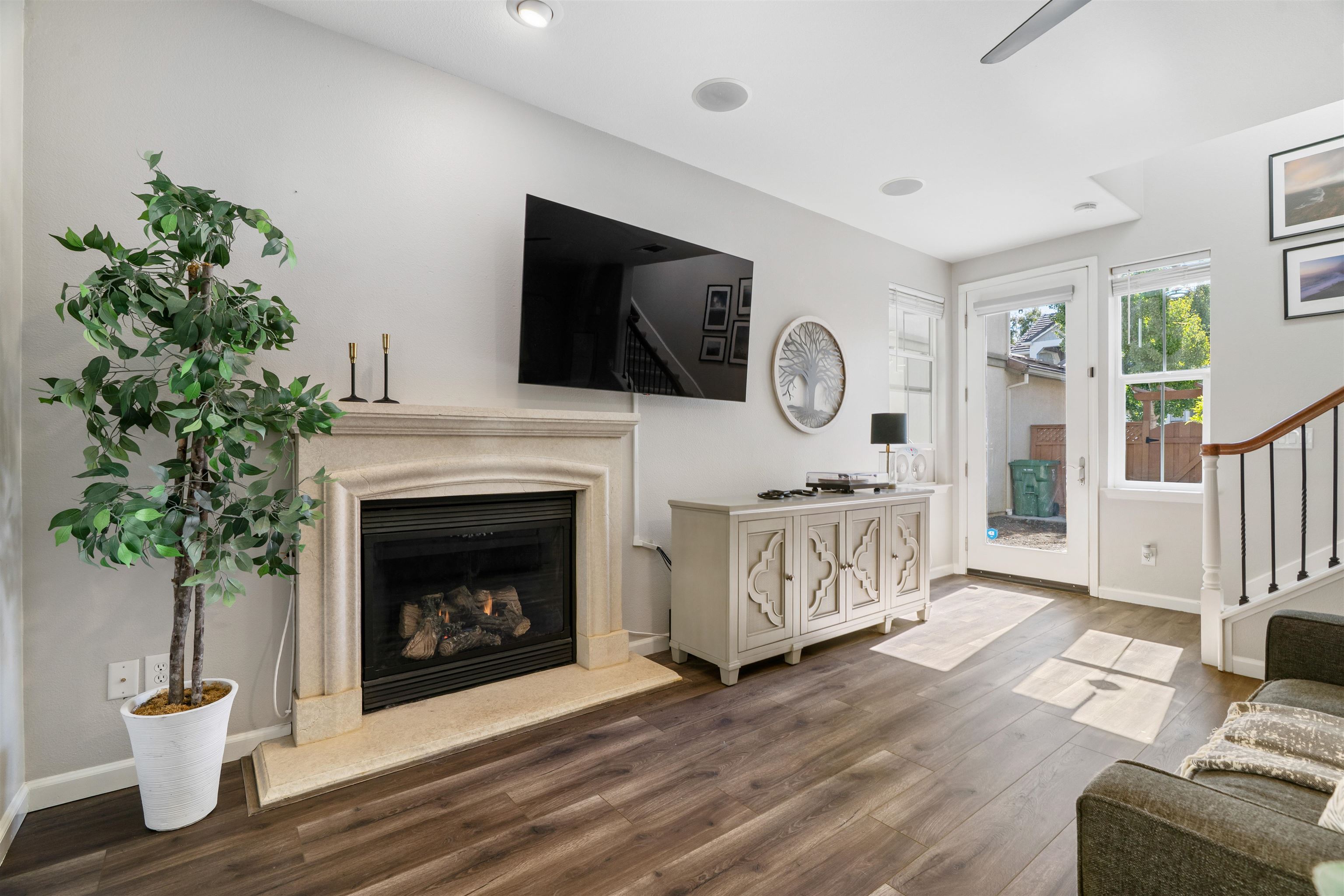 Detail Gallery Image 13 of 53 For 215 W Santa Cruz Way, Mountain House,  CA 95391 - 2 Beds | 2/1 Baths