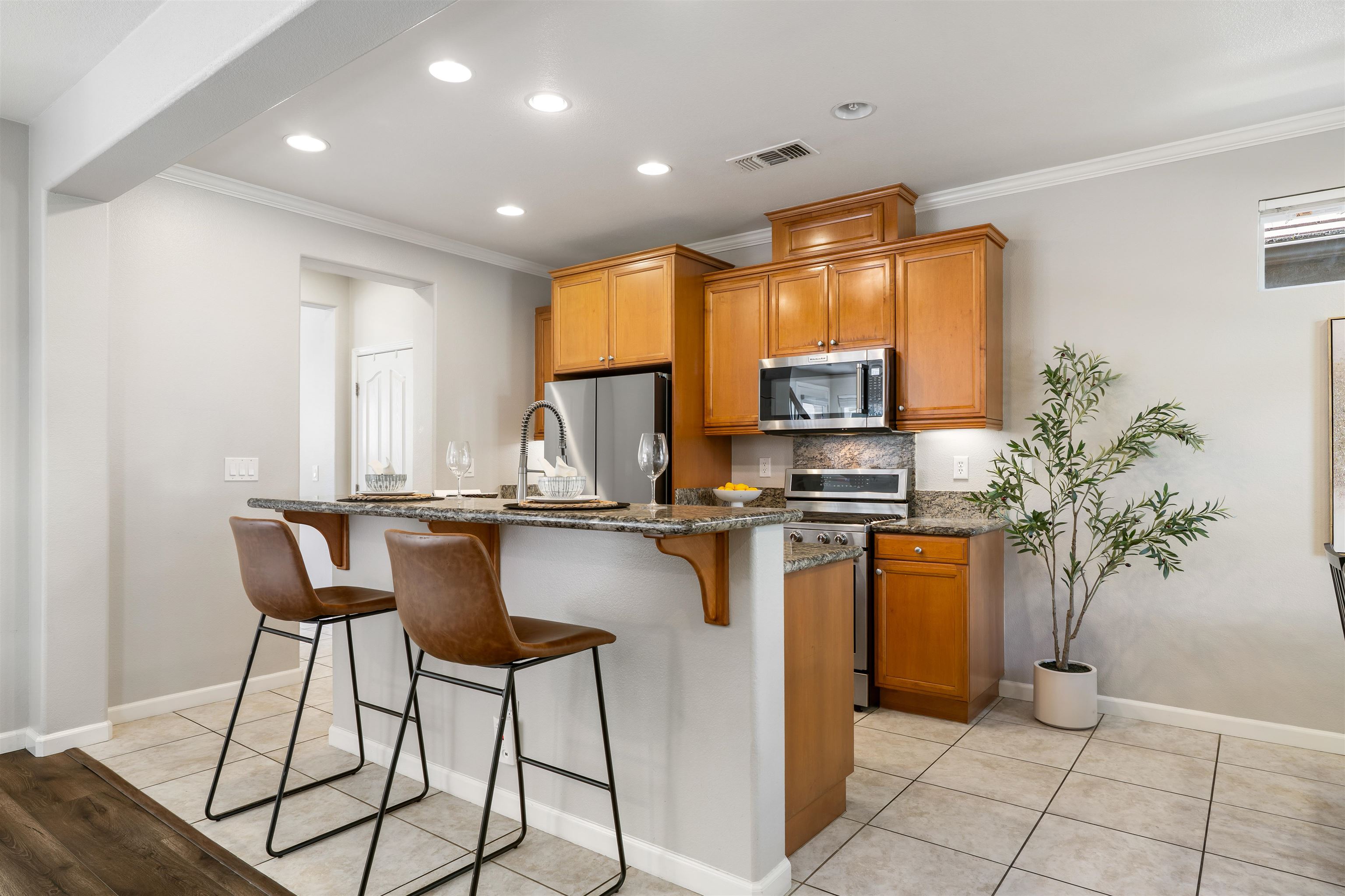 Detail Gallery Image 18 of 53 For 215 W Santa Cruz Way, Mountain House,  CA 95391 - 2 Beds | 2/1 Baths