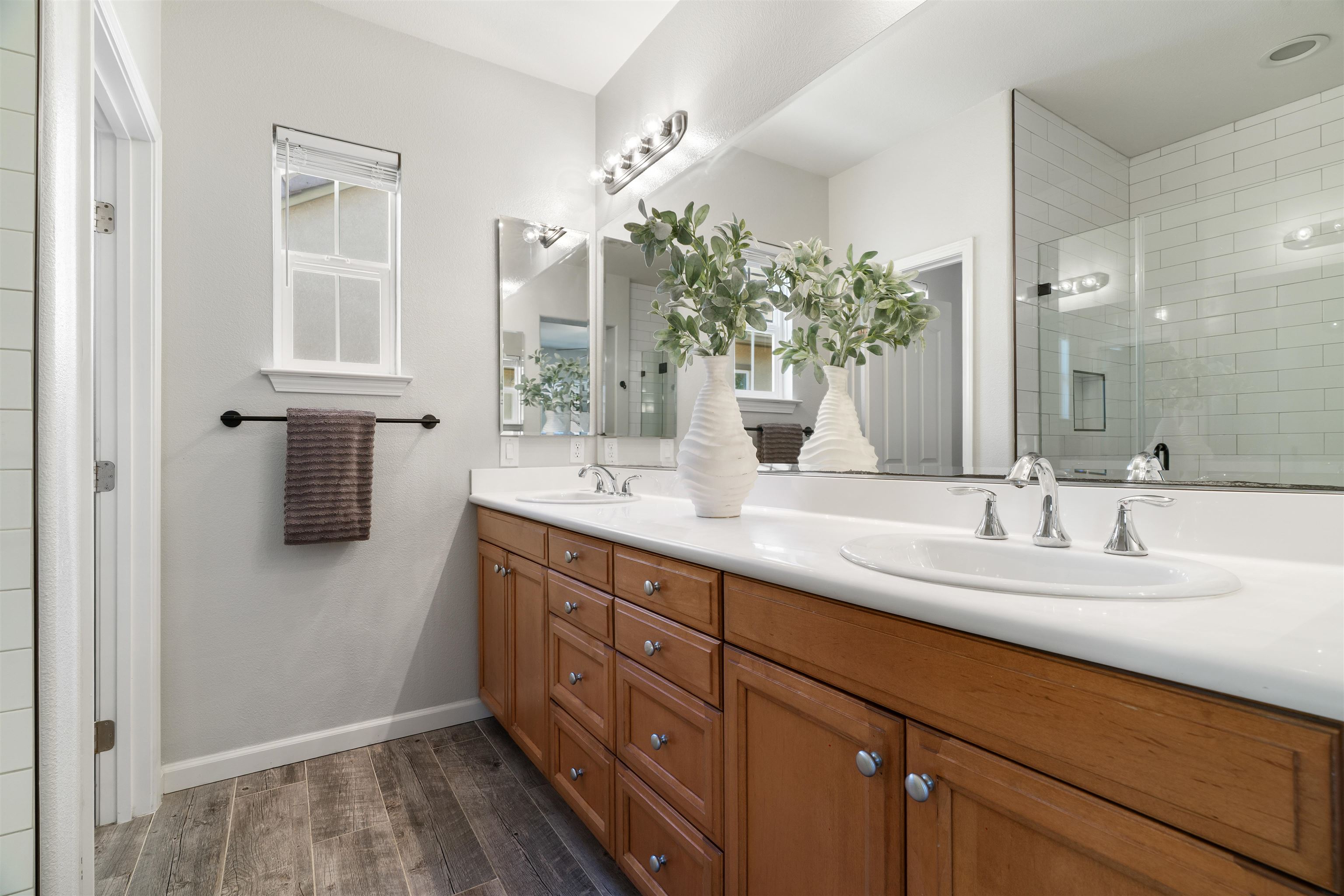 Detail Gallery Image 30 of 53 For 215 W Santa Cruz Way, Mountain House,  CA 95391 - 2 Beds | 2/1 Baths