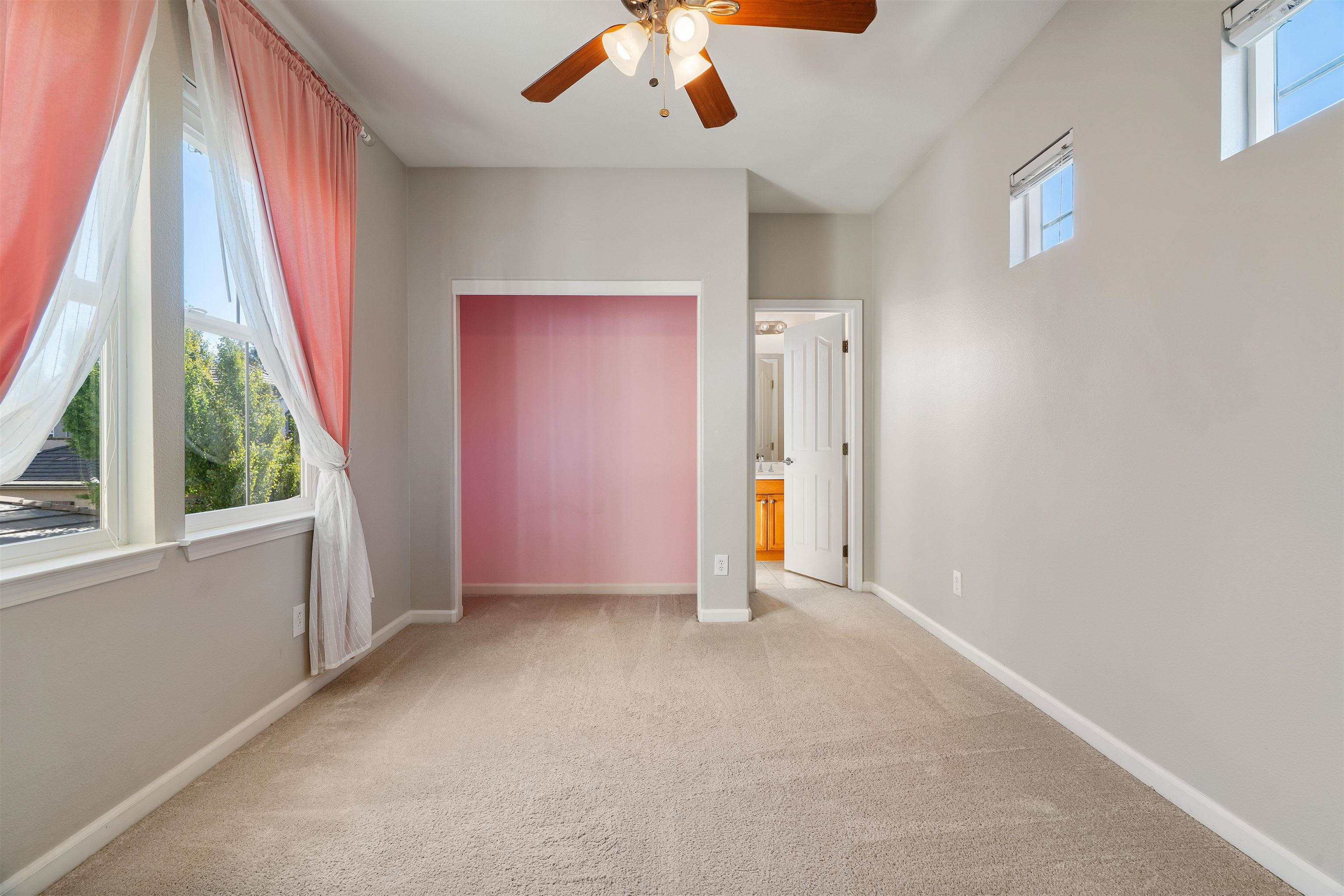 Detail Gallery Image 34 of 53 For 215 W Santa Cruz Way, Mountain House,  CA 95391 - 2 Beds | 2/1 Baths