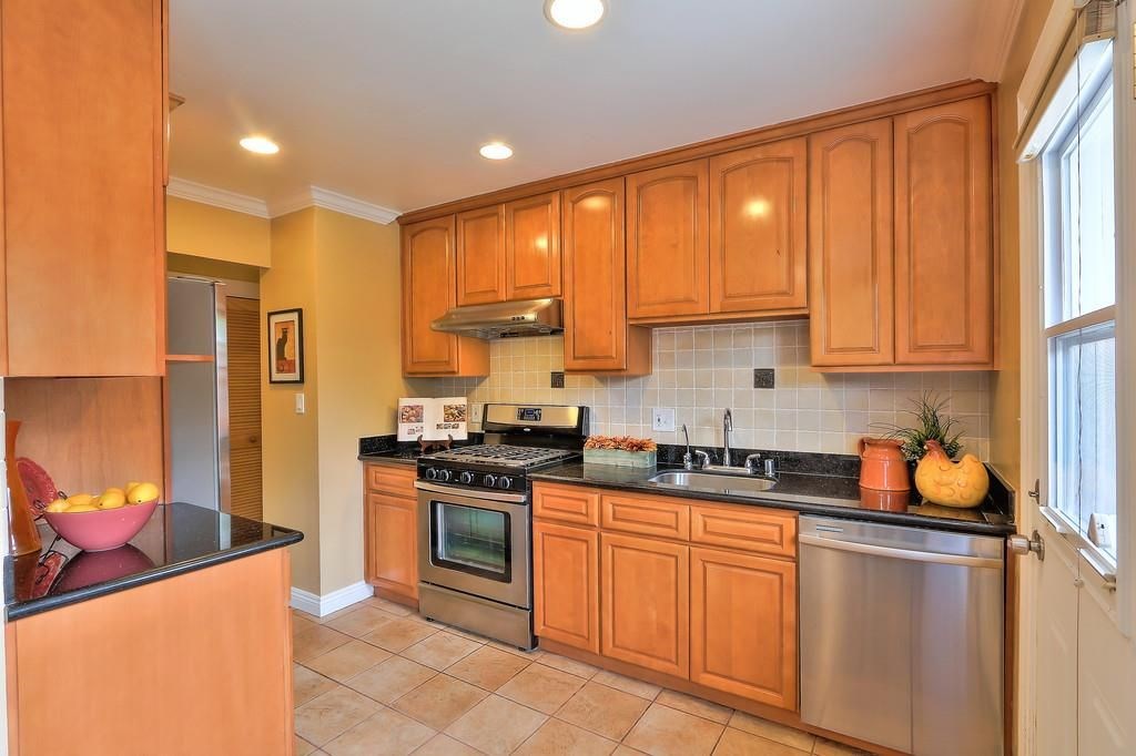 Detail Gallery Image 5 of 14 For 467 Chestnut Avenue, Milpitas,  CA 95035 - 3 Beds | 2 Baths