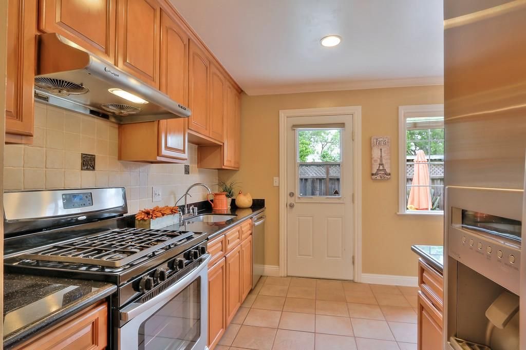 Detail Gallery Image 6 of 14 For 467 Chestnut Avenue, Milpitas,  CA 95035 - 3 Beds | 2 Baths