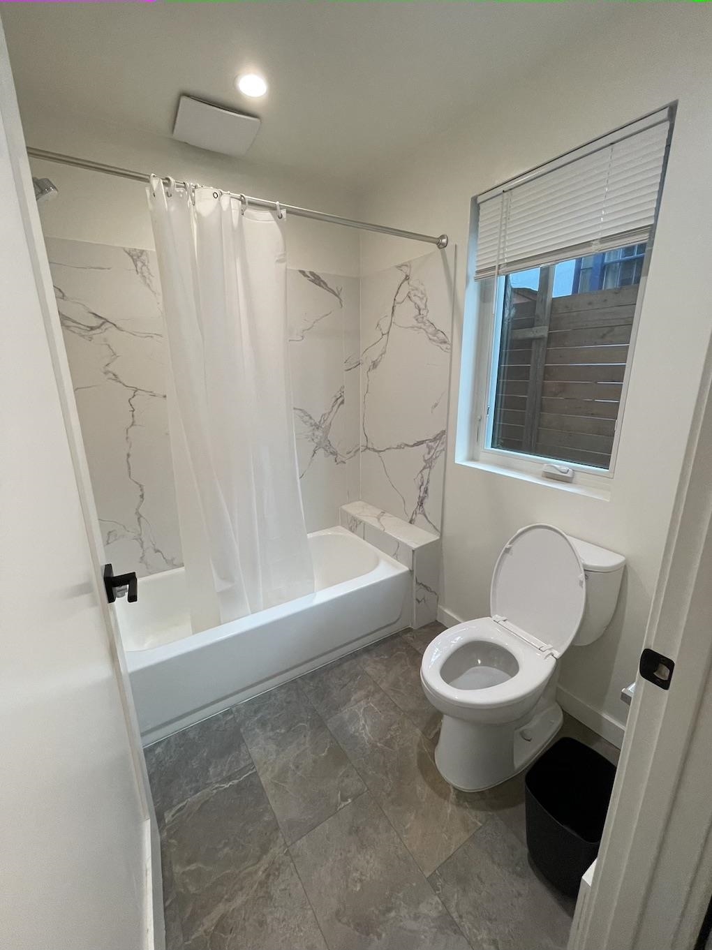 Detail Gallery Image 7 of 7 For 2716 Durant Ave #B,  Berkeley,  CA 94704 - 5 Beds | 2 Baths