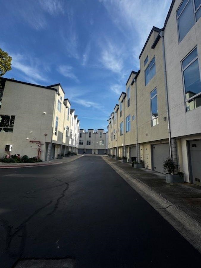 Detail Gallery Image 27 of 29 For 42 Iron Horse Ln, Walnut Creek,  CA 94597 - 2 Beds | 3 Baths