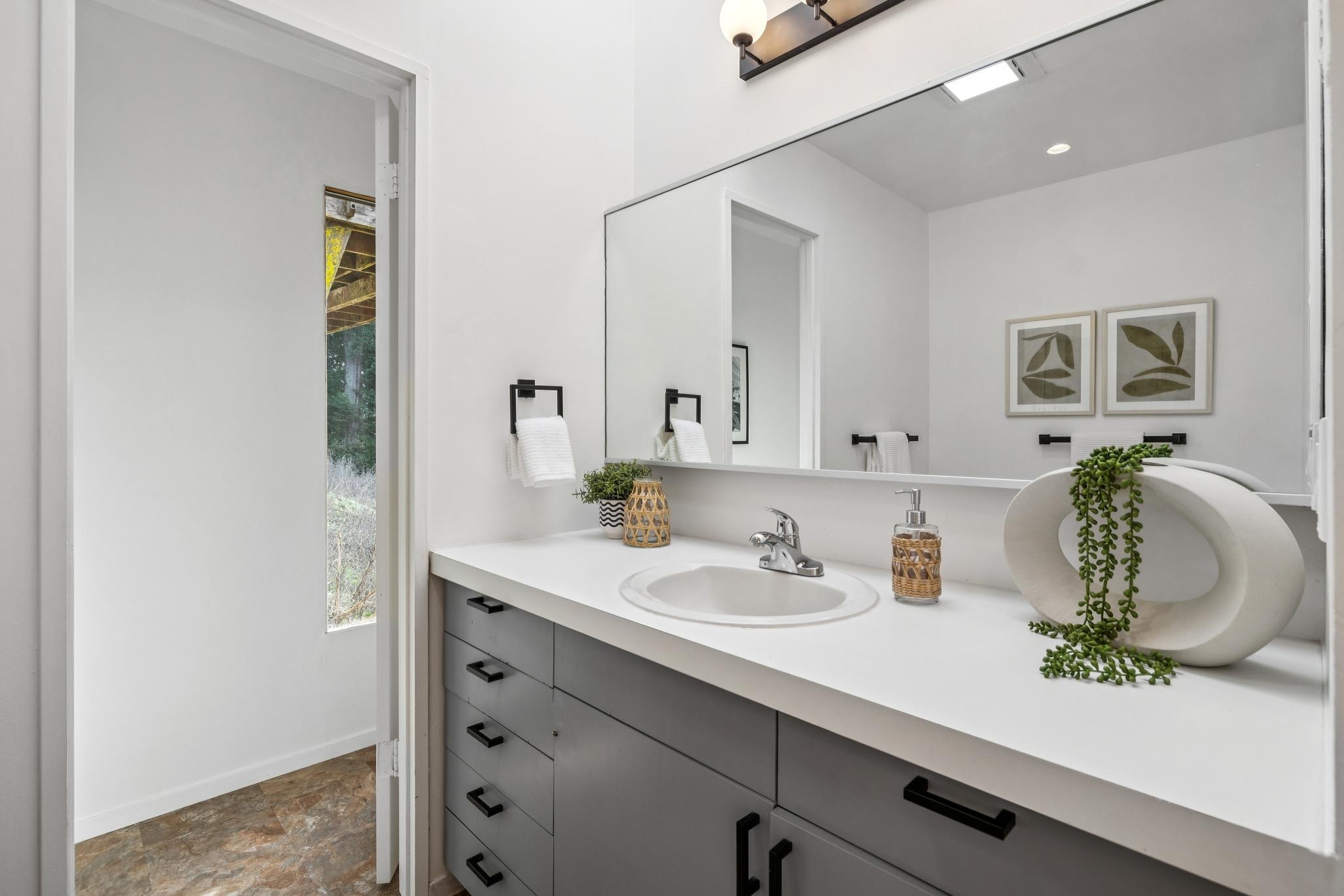 Detail Gallery Image 32 of 60 For 1024 Miller Avenue, Berkeley,  CA 94708 - 4 Beds | 3 Baths