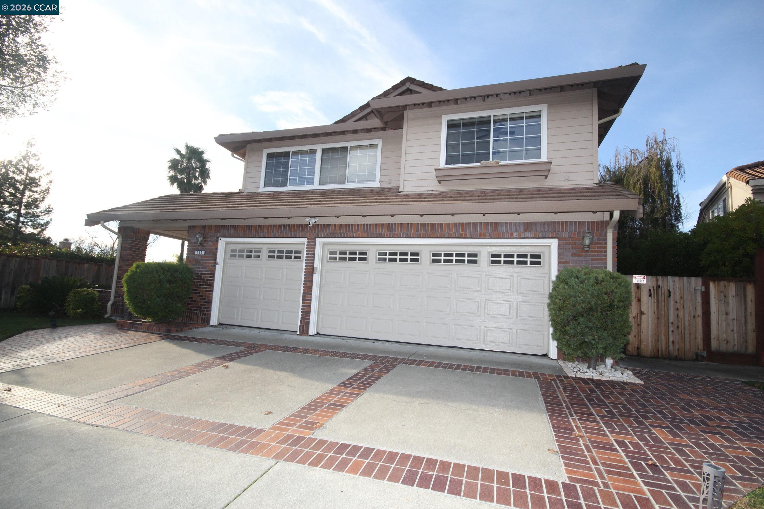 Detail Gallery Image 2 of 29 For 243 Viewpoint Dr., Danville,  CA 94506 - 5 Beds | 3 Baths