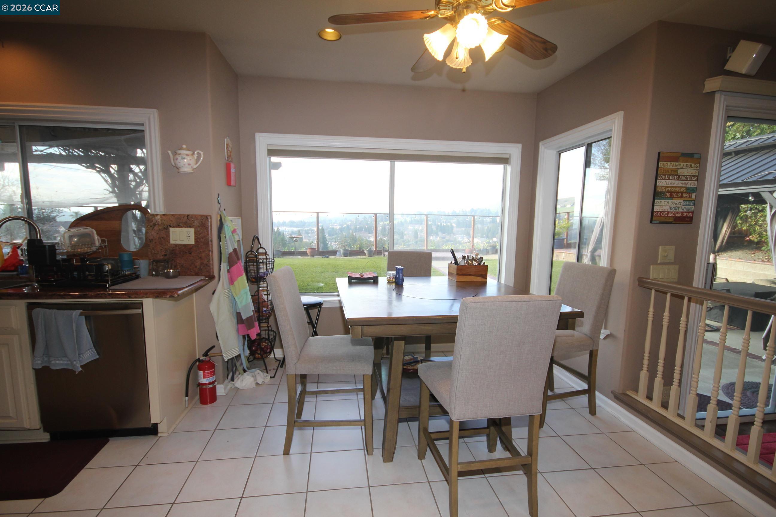 Detail Gallery Image 13 of 29 For 243 Viewpoint Dr., Danville,  CA 94506 - 5 Beds | 3 Baths