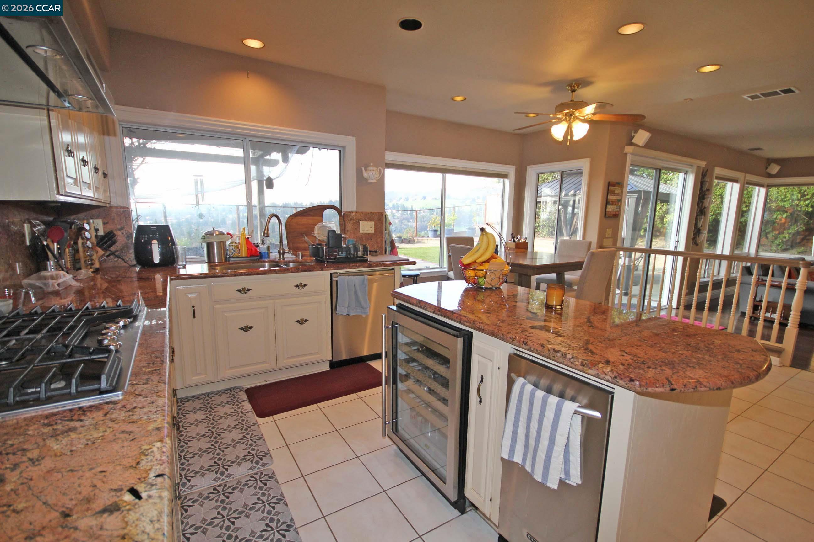 Detail Gallery Image 8 of 29 For 243 Viewpoint Dr., Danville,  CA 94506 - 5 Beds | 3 Baths