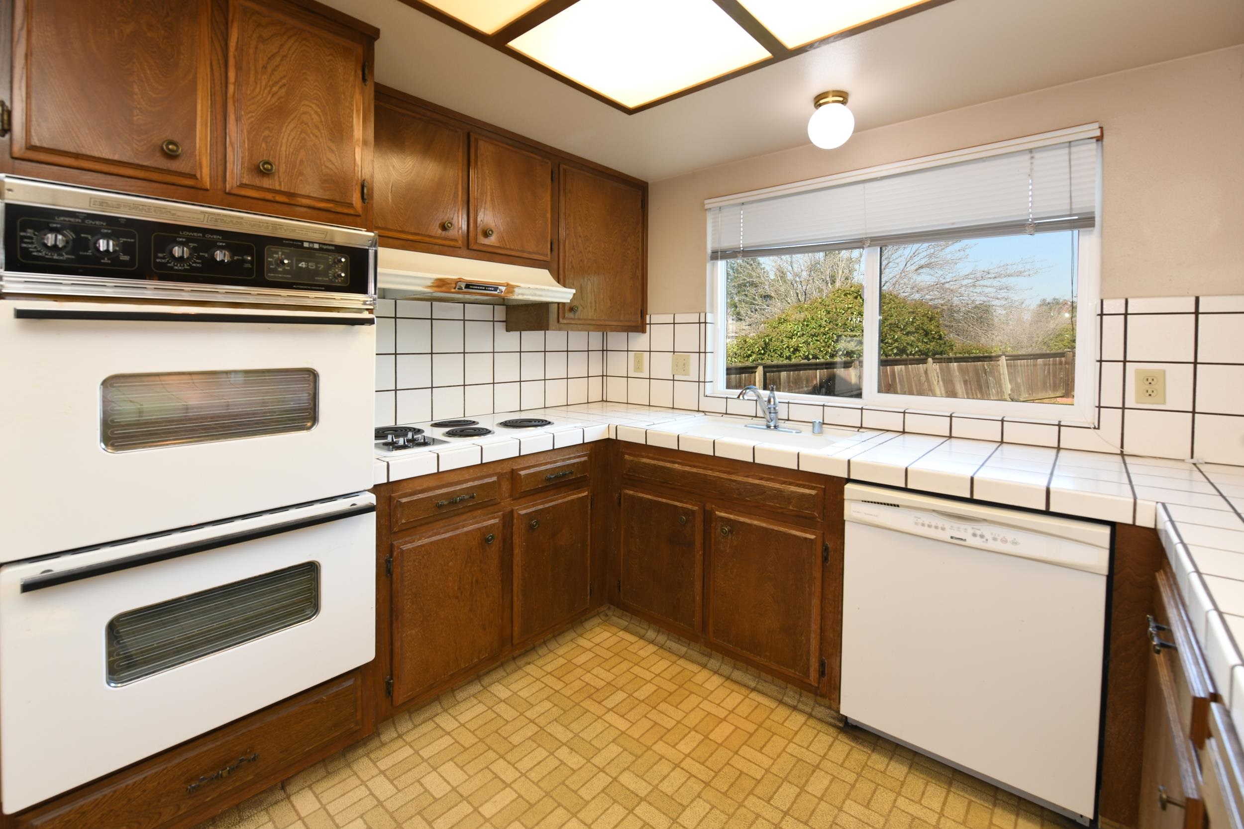 Detail Gallery Image 20 of 57 For 4501 Shellflower Ct, Concord,  CA 94518 - 4 Beds | 2/1 Baths