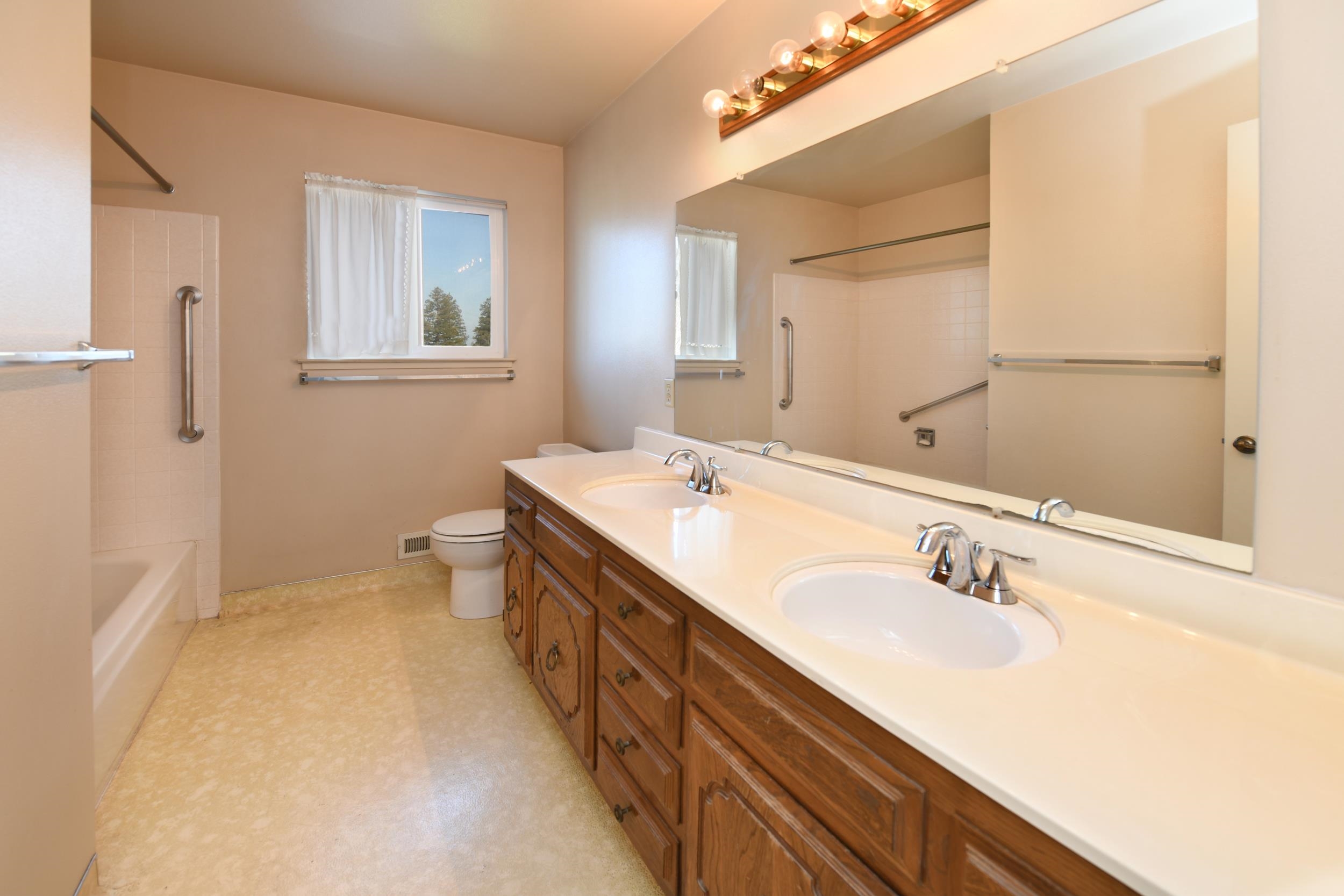 Detail Gallery Image 34 of 57 For 4501 Shellflower Ct, Concord,  CA 94518 - 4 Beds | 2/1 Baths