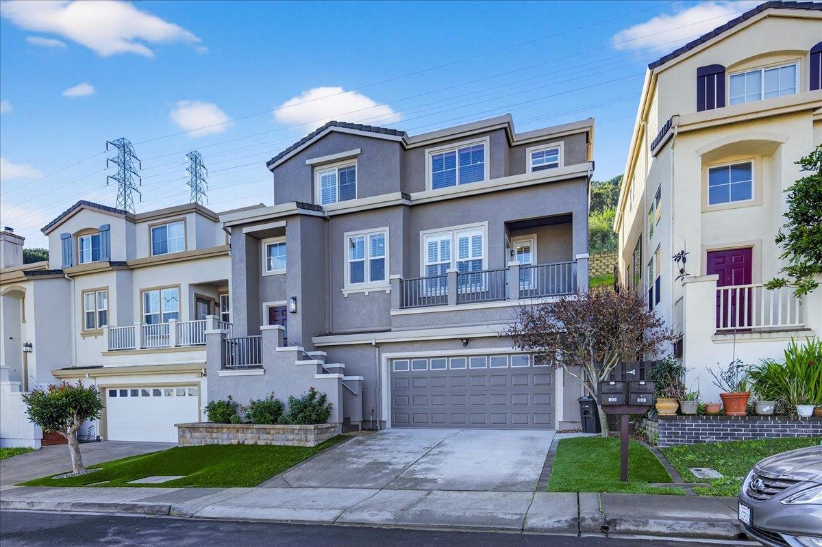 Detail Gallery Image 2 of 60 For 209 Bay Ridge Dr, Daly City,  CA 94014 - 5 Beds | 3/1 Baths