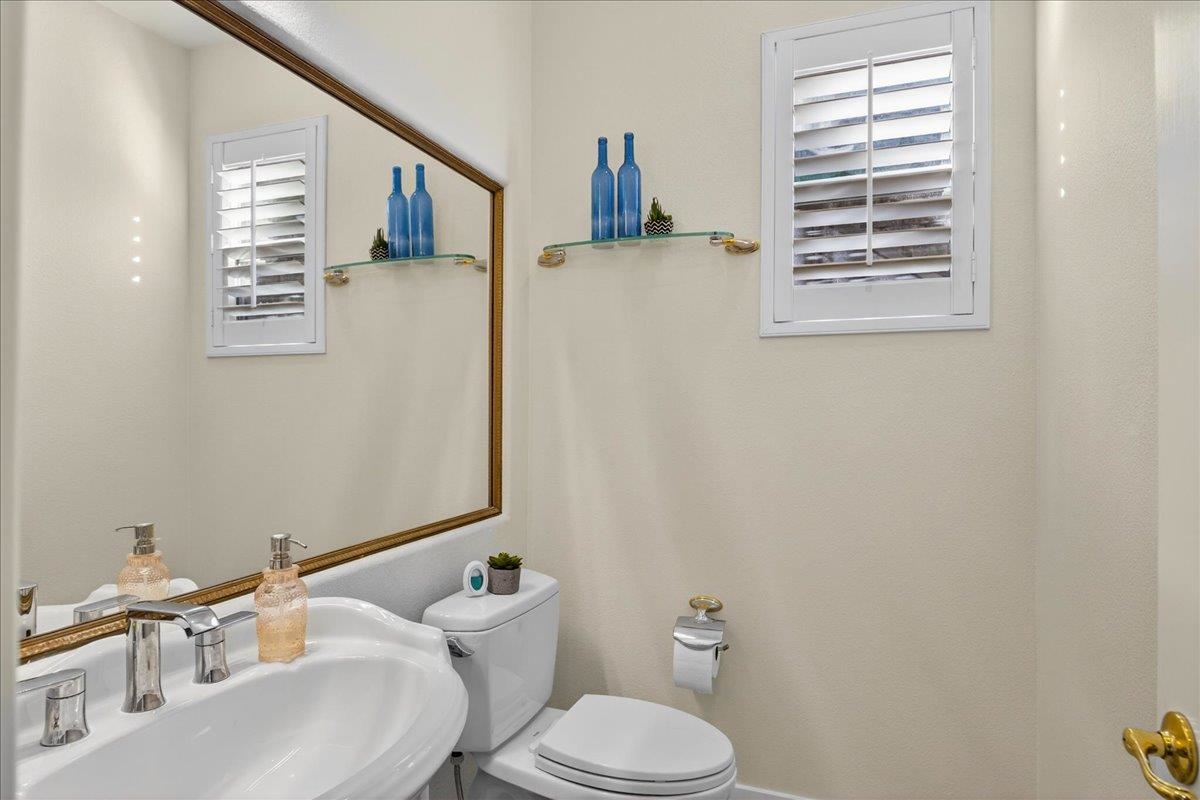 Detail Gallery Image 34 of 60 For 209 Bay Ridge Dr, Daly City,  CA 94014 - 5 Beds | 3/1 Baths