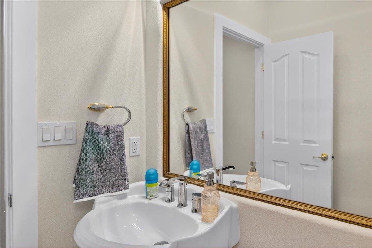 Detail Gallery Image 35 of 60 For 209 Bay Ridge Dr, Daly City,  CA 94014 - 5 Beds | 3/1 Baths