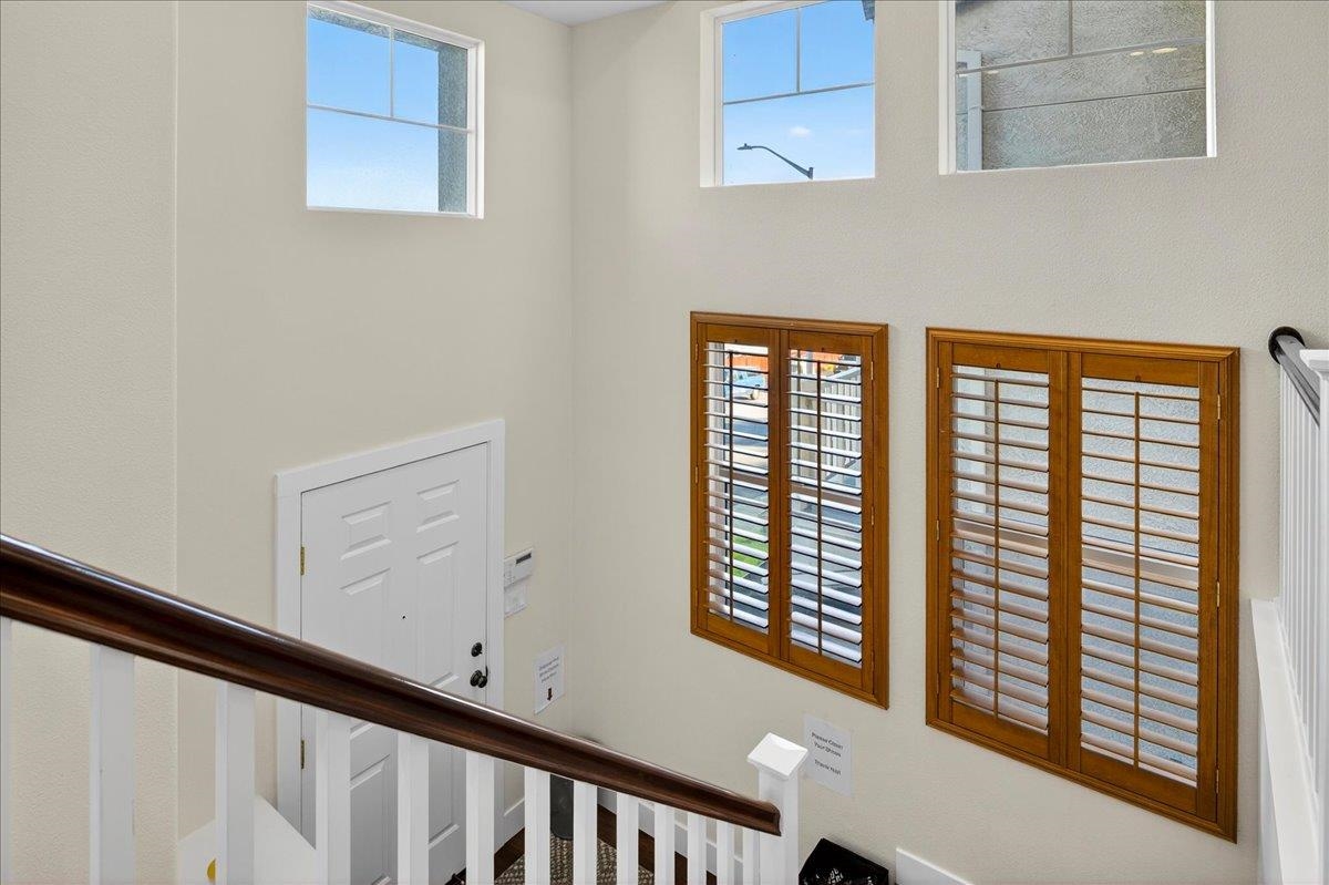 Detail Gallery Image 7 of 60 For 209 Bay Ridge Dr, Daly City,  CA 94014 - 5 Beds | 3/1 Baths