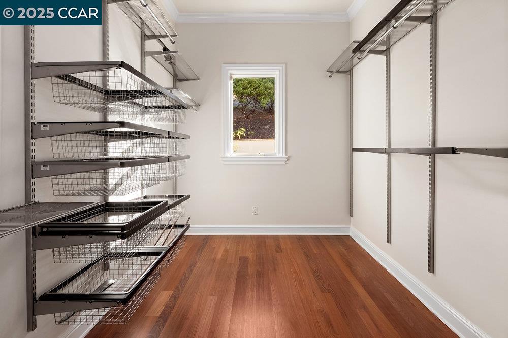 Detail Gallery Image 17 of 26 For 128 Oak Rd, Orinda,  CA 94563-3348 - 4 Beds | 4/1 Baths