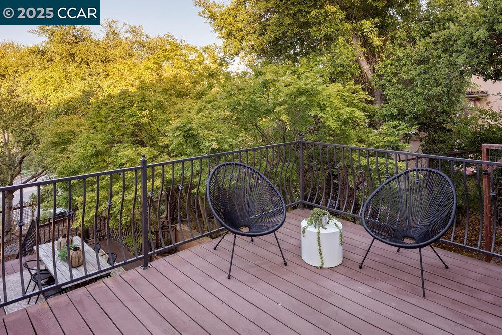 Detail Gallery Image 18 of 26 For 128 Oak Rd, Orinda,  CA 94563-3348 - 4 Beds | 4/1 Baths