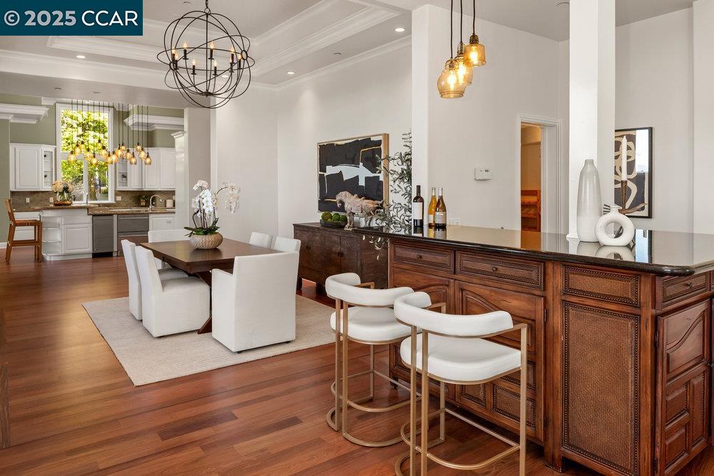 Detail Gallery Image 5 of 26 For 128 Oak Rd, Orinda,  CA 94563-3348 - 4 Beds | 4/1 Baths